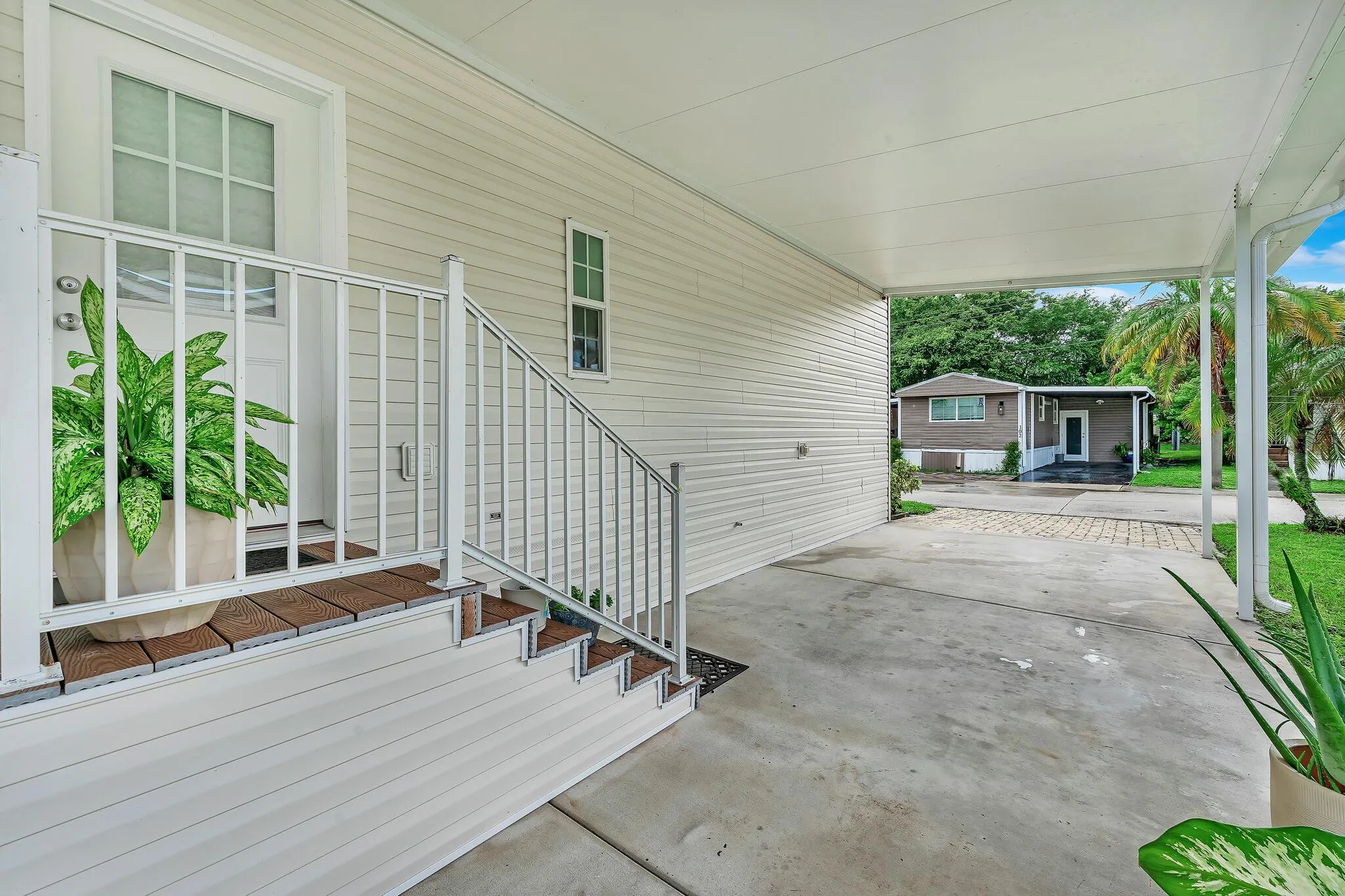 124 Plantation Boulevard