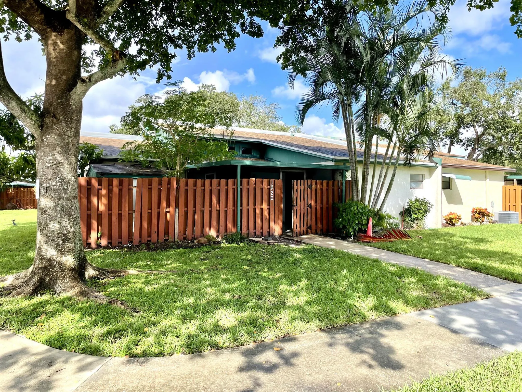 1020 Manor Drive, #1-C