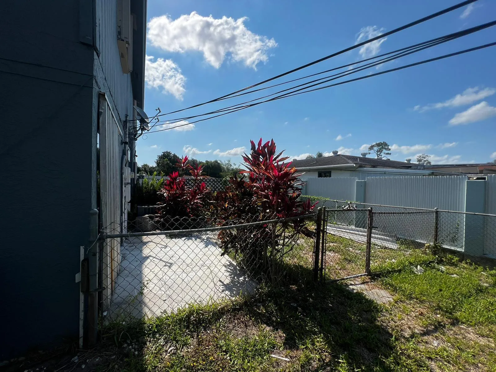 2067 Laura Lane, #B