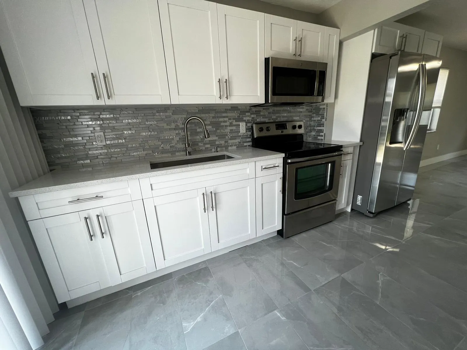 2067 Laura Lane, #B