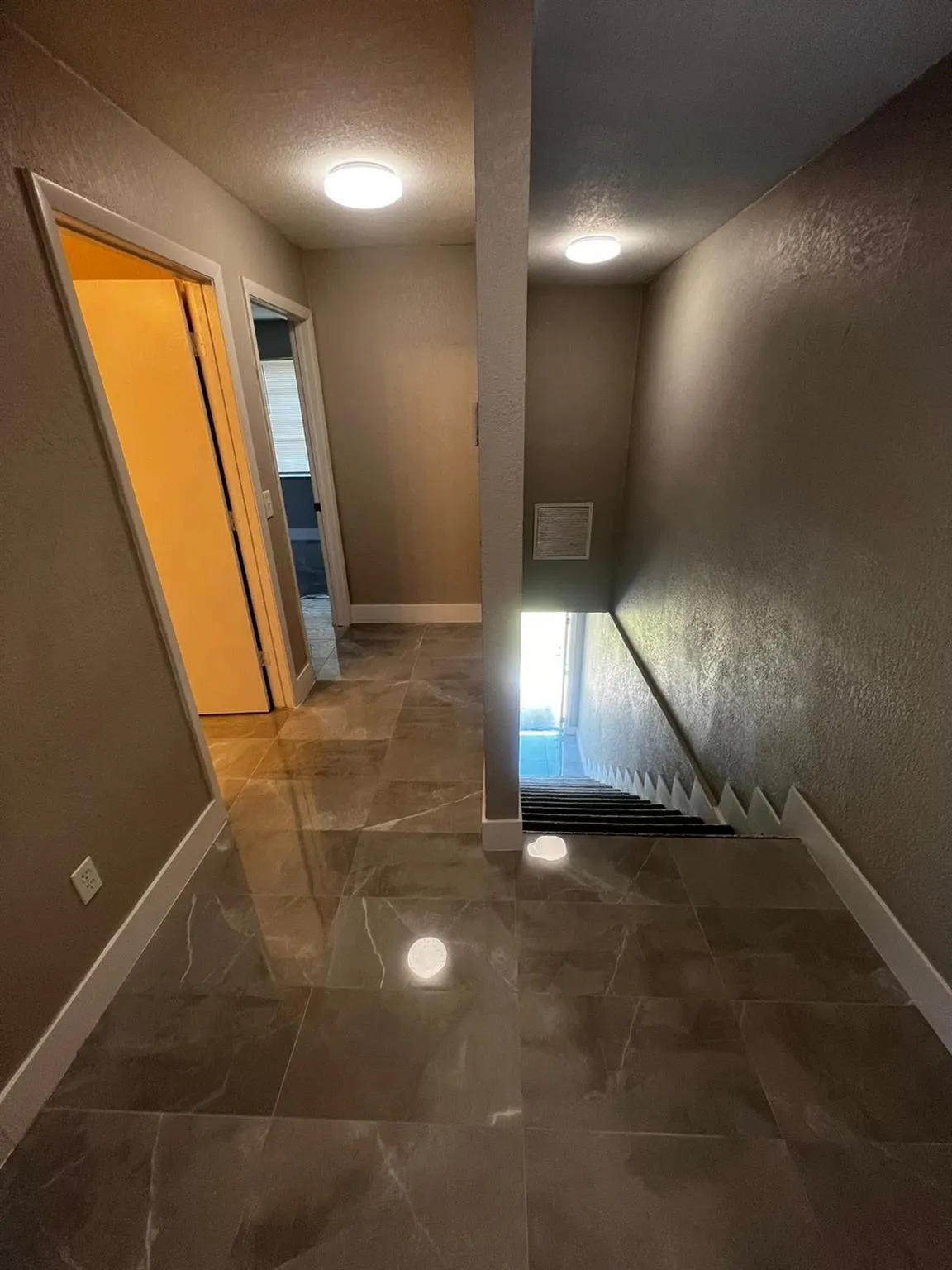 2067 Laura Lane, #B