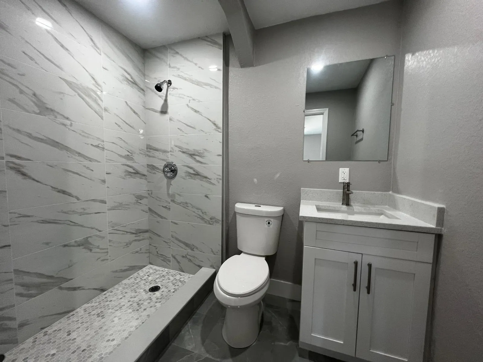2067 Laura Lane, #B