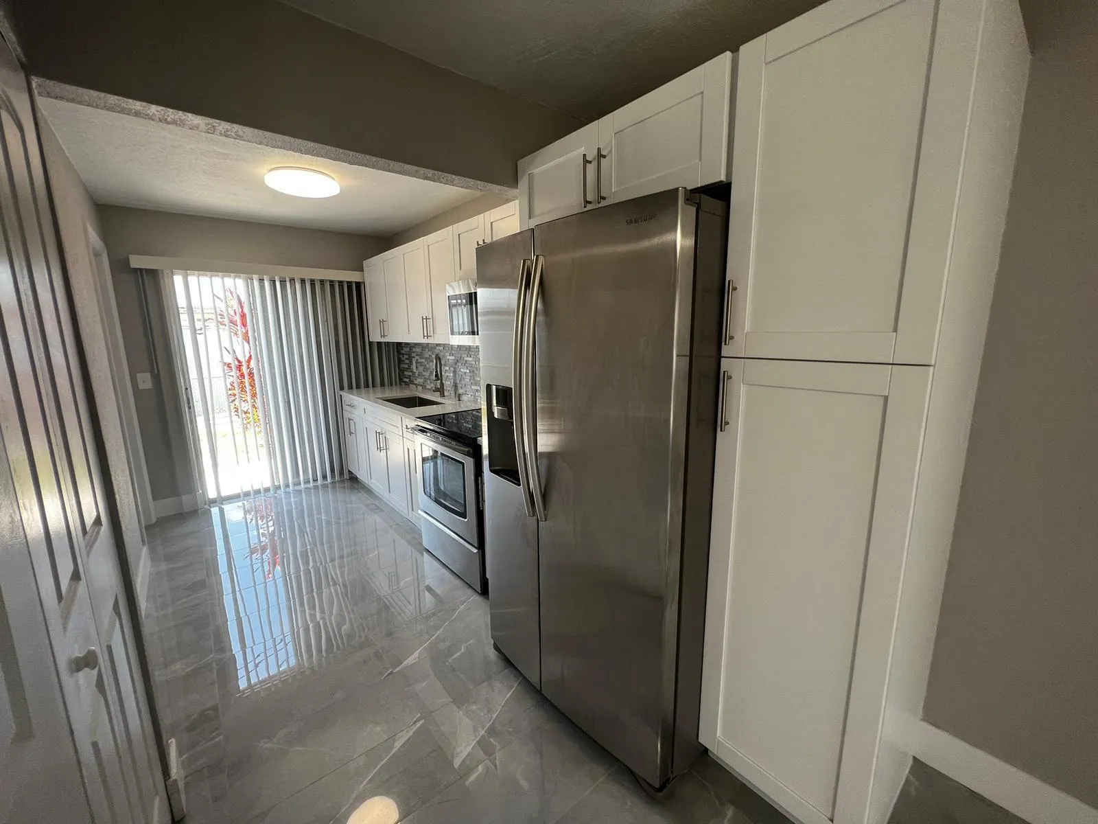 2067 Laura Lane, #B