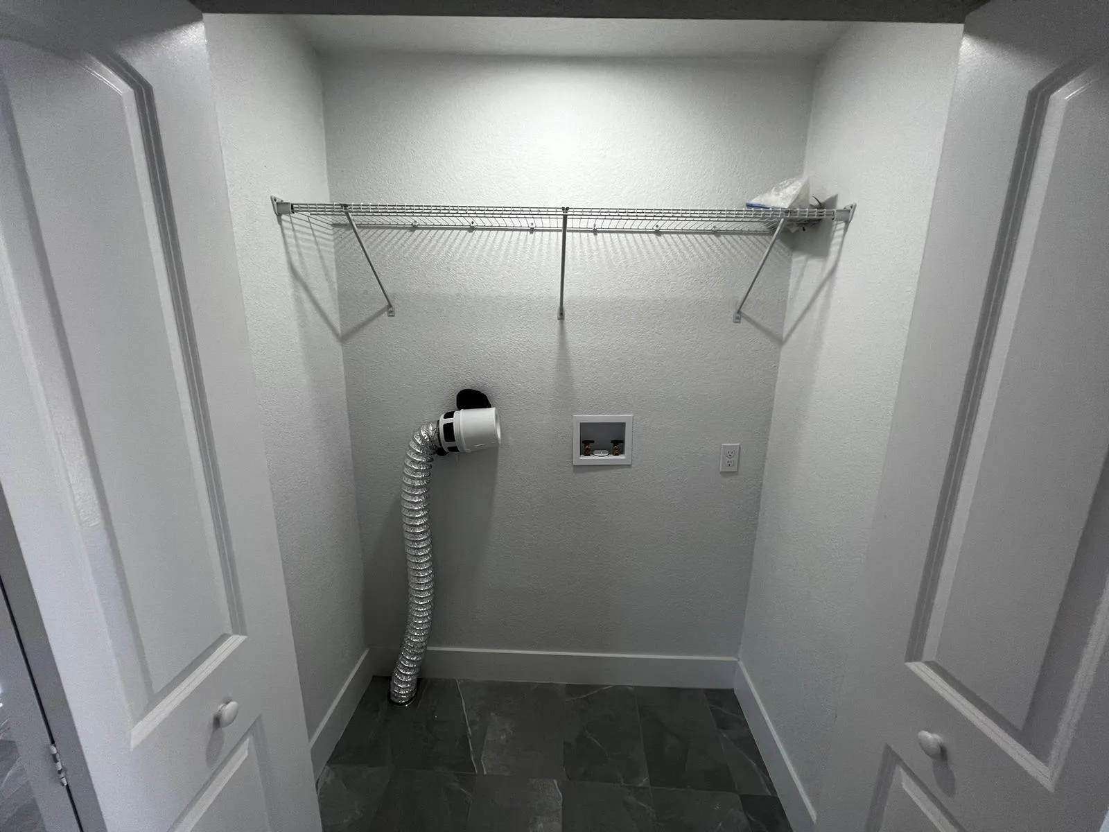 2067 Laura Lane, #B