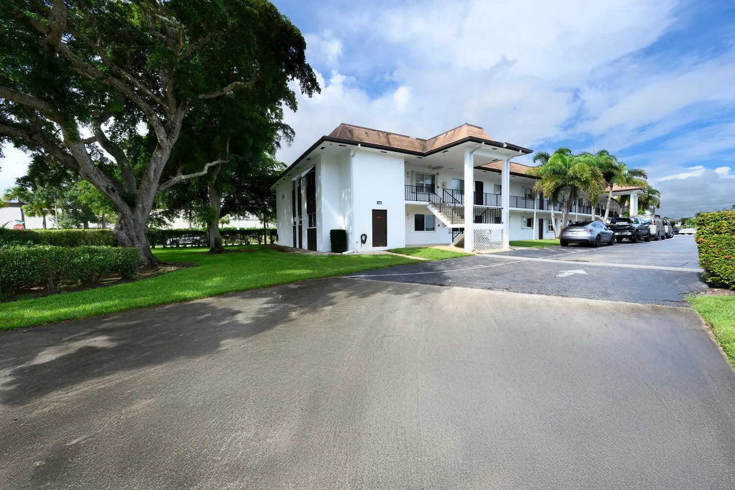 3075 Gardens East Drive, #14
