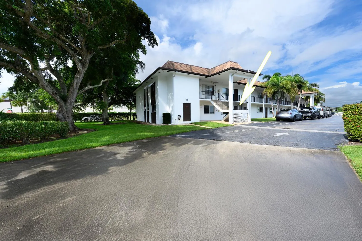 3075 Gardens East Drive, #14