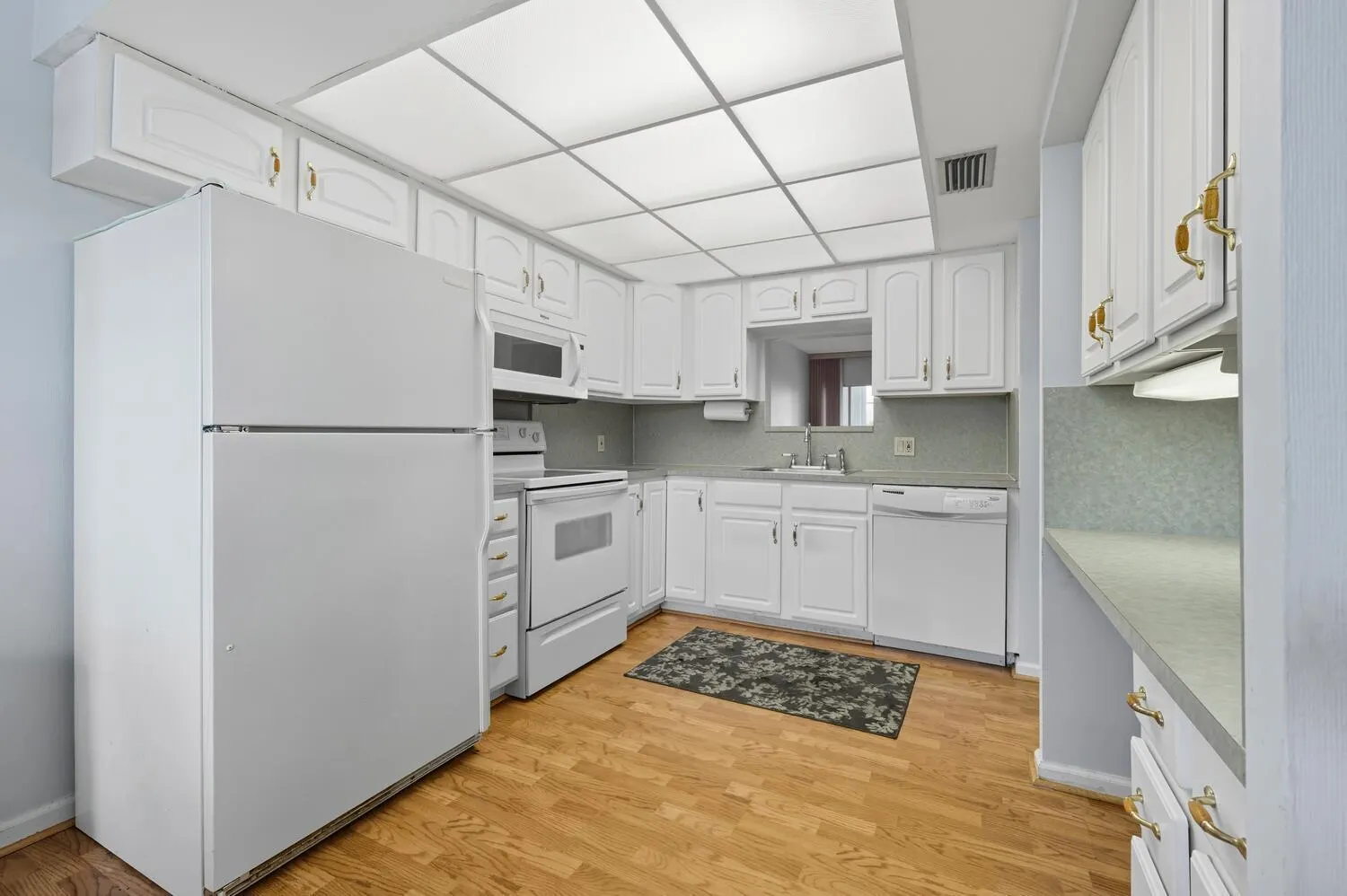 3075 Gardens East Drive, #14