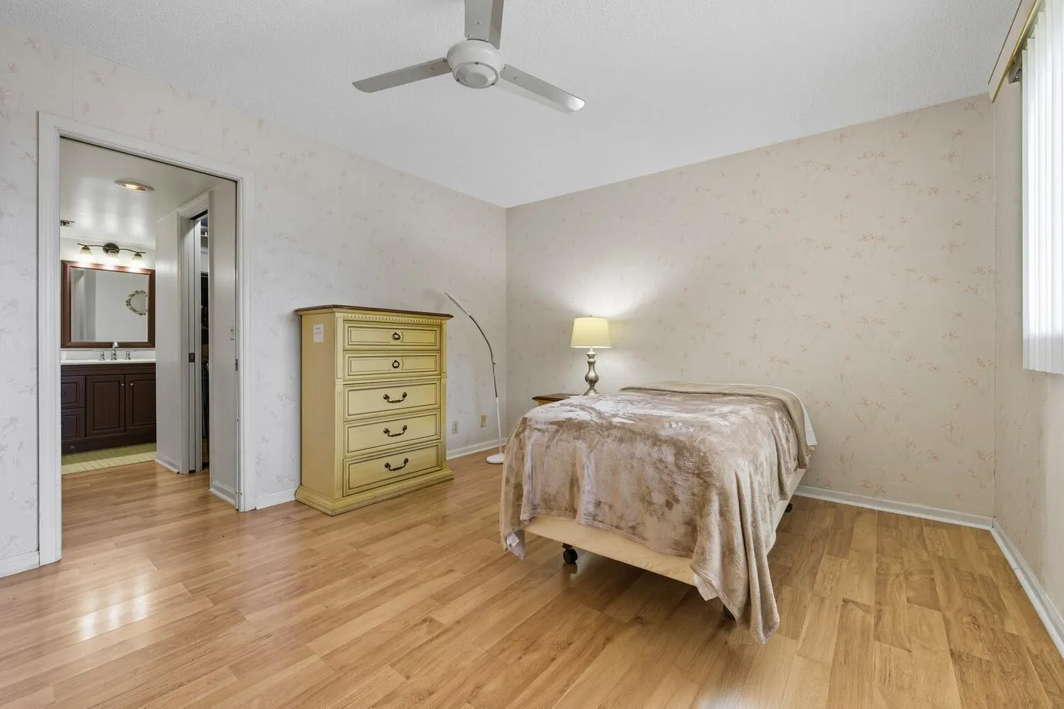 3075 Gardens East Drive, #14
