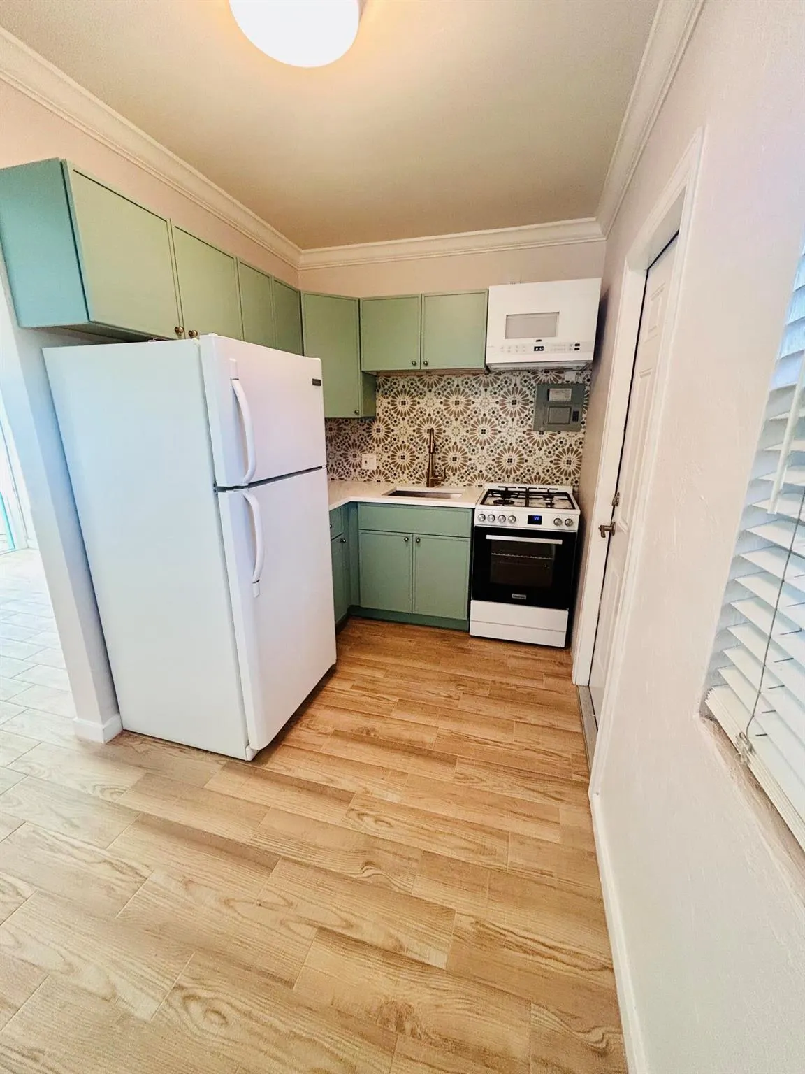 18 S K Street, #2