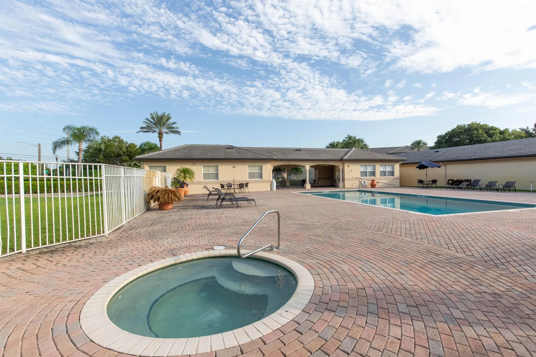 2040 Greenview Shores Boulevard, #211