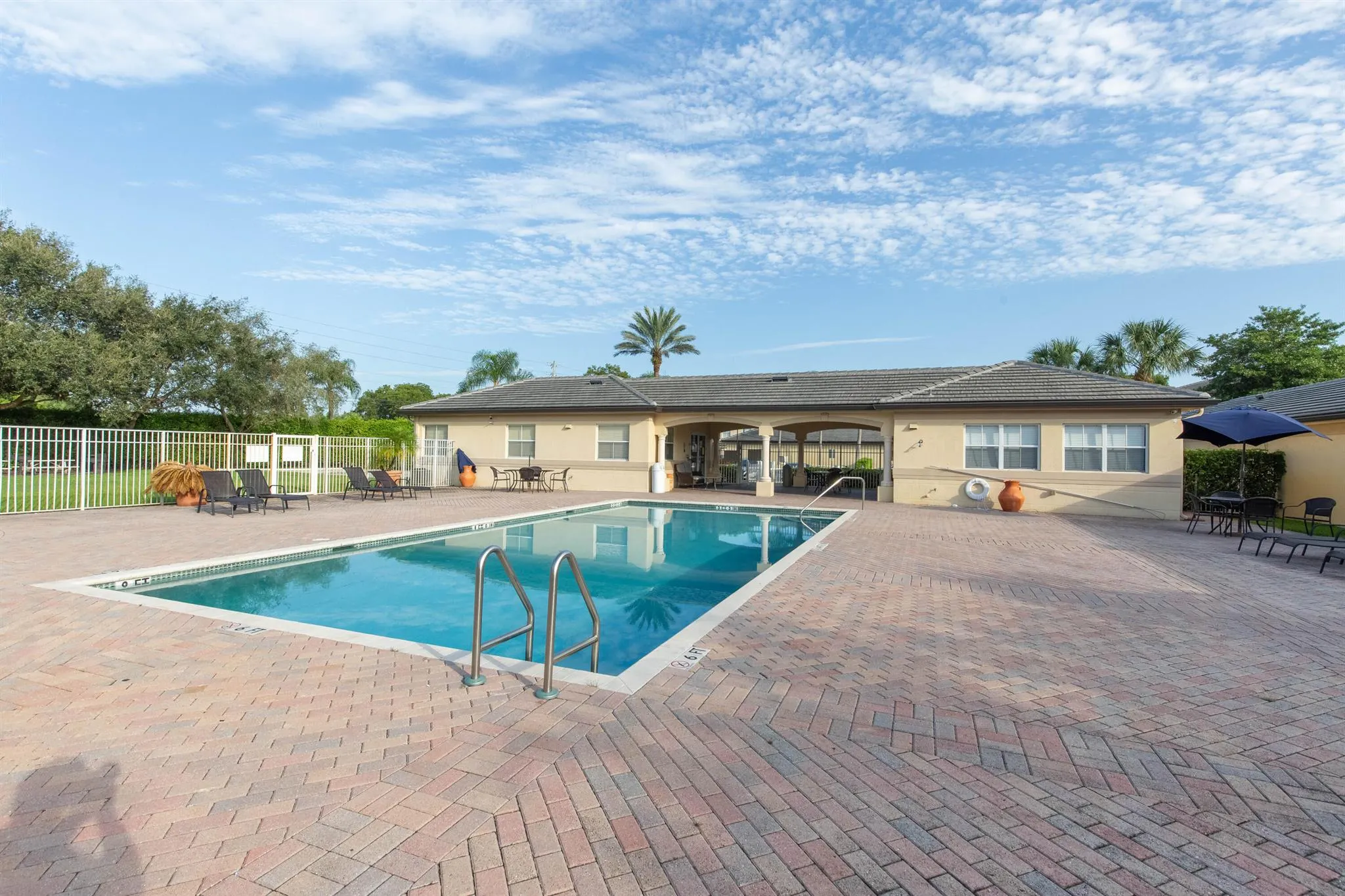 2040 Greenview Shores Boulevard, #211
