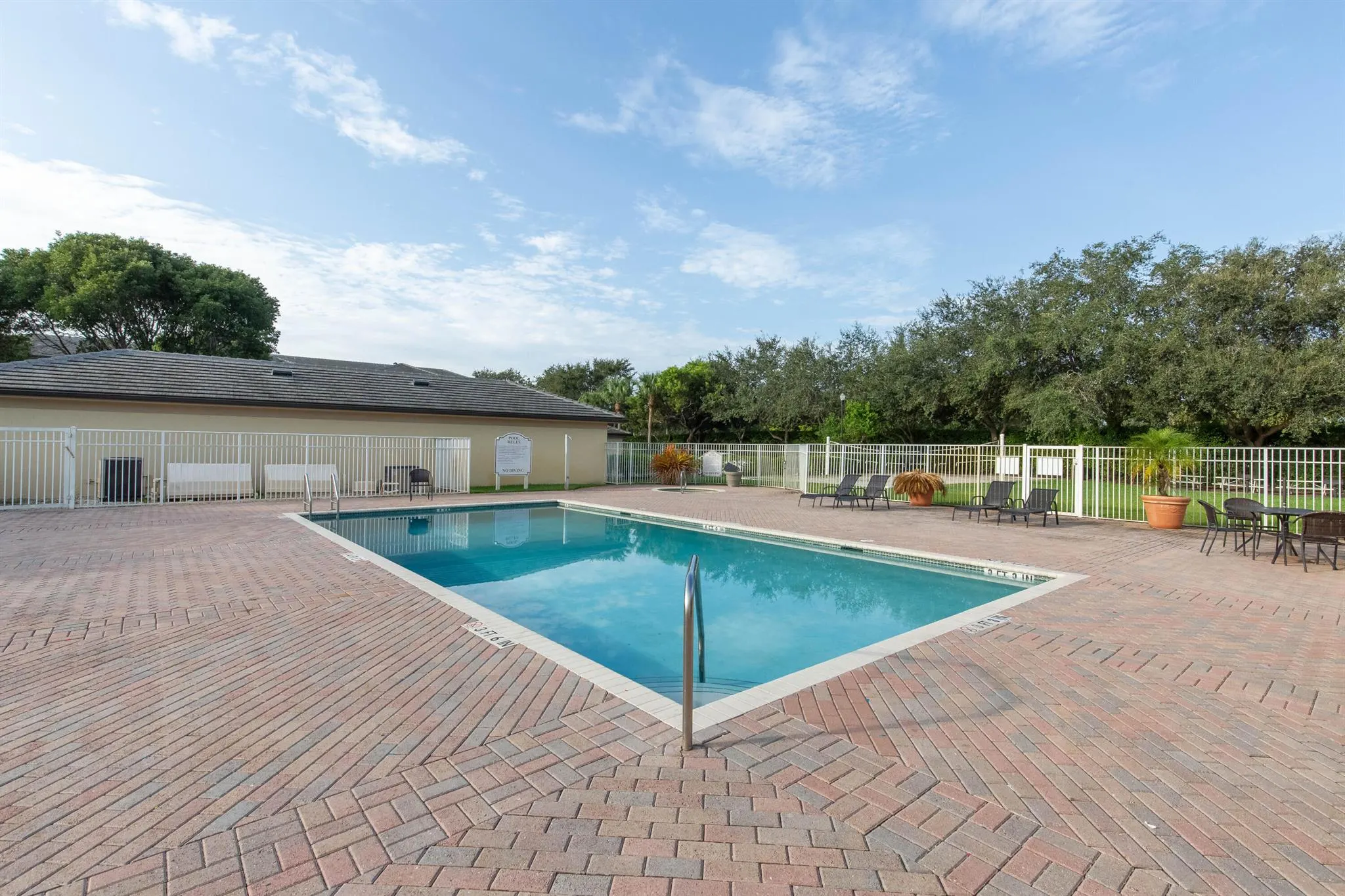 2040 Greenview Shores Boulevard, #211