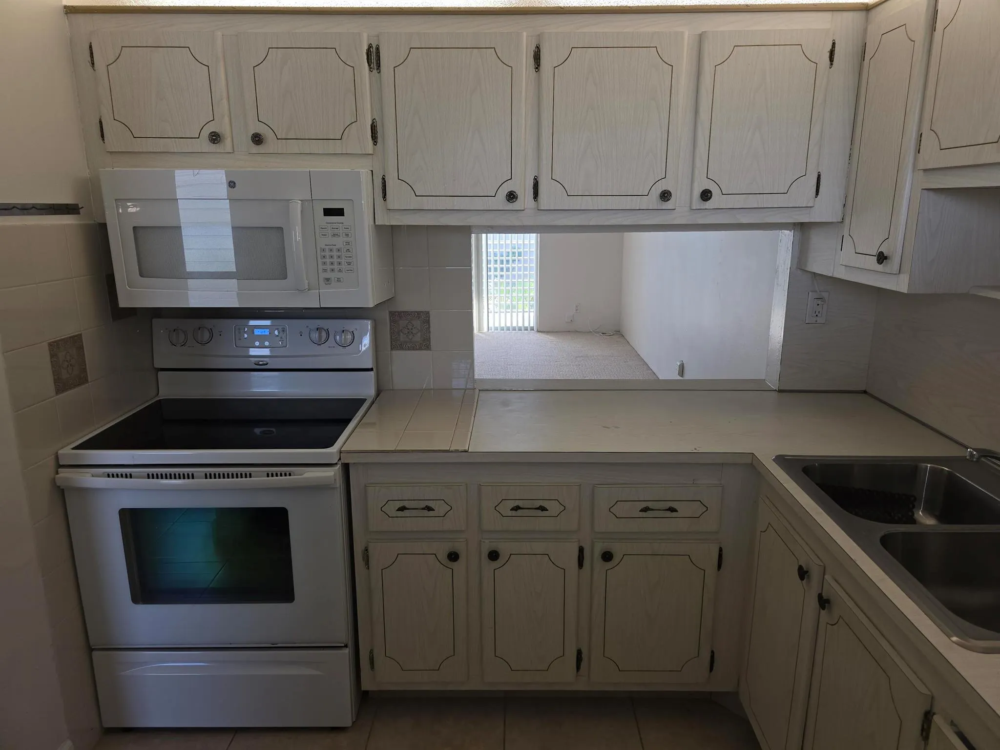 2812 Garden Drive S, #301