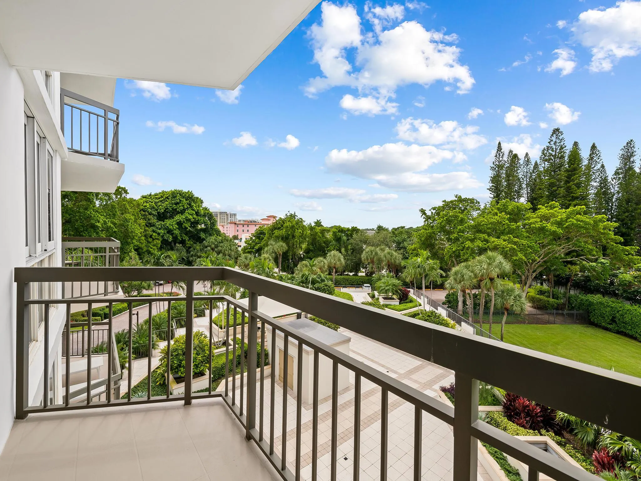 901 E Camino Real Drive, #4d