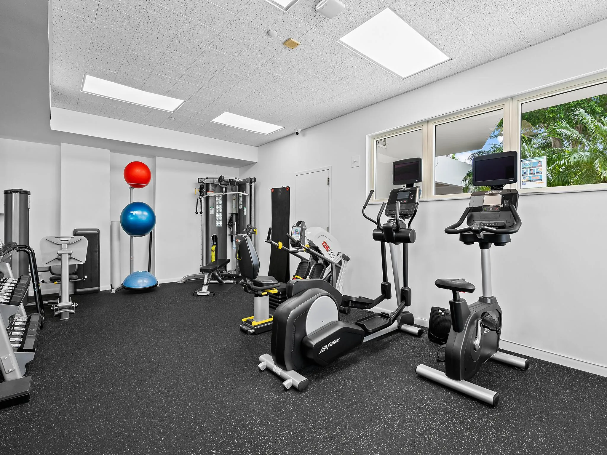 901 E Camino Real Drive, #4d