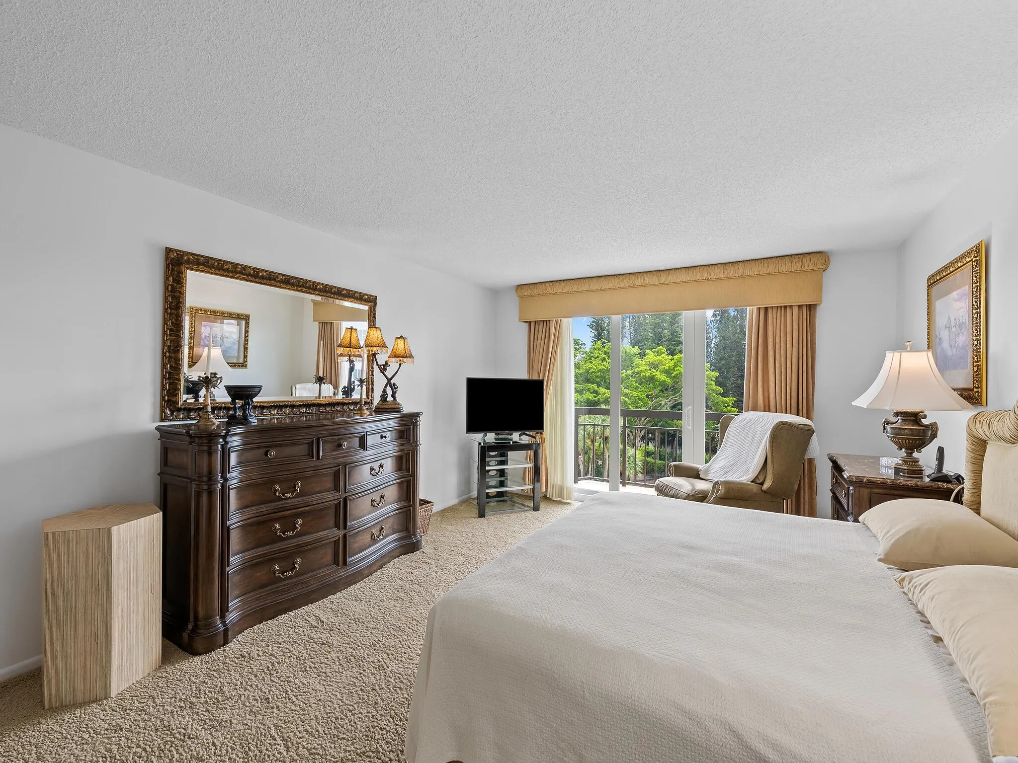 901 E Camino Real Drive, #4d