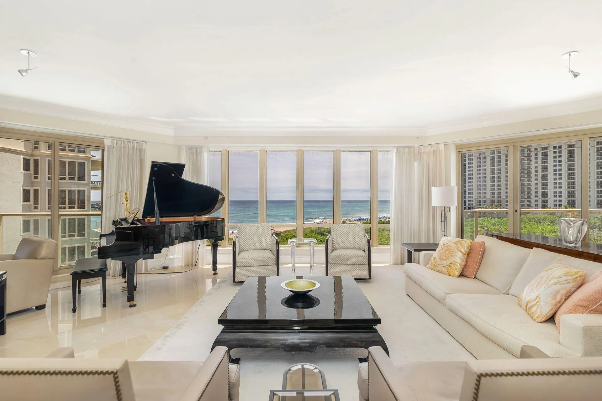 3920 N Ocean Drive, #7a