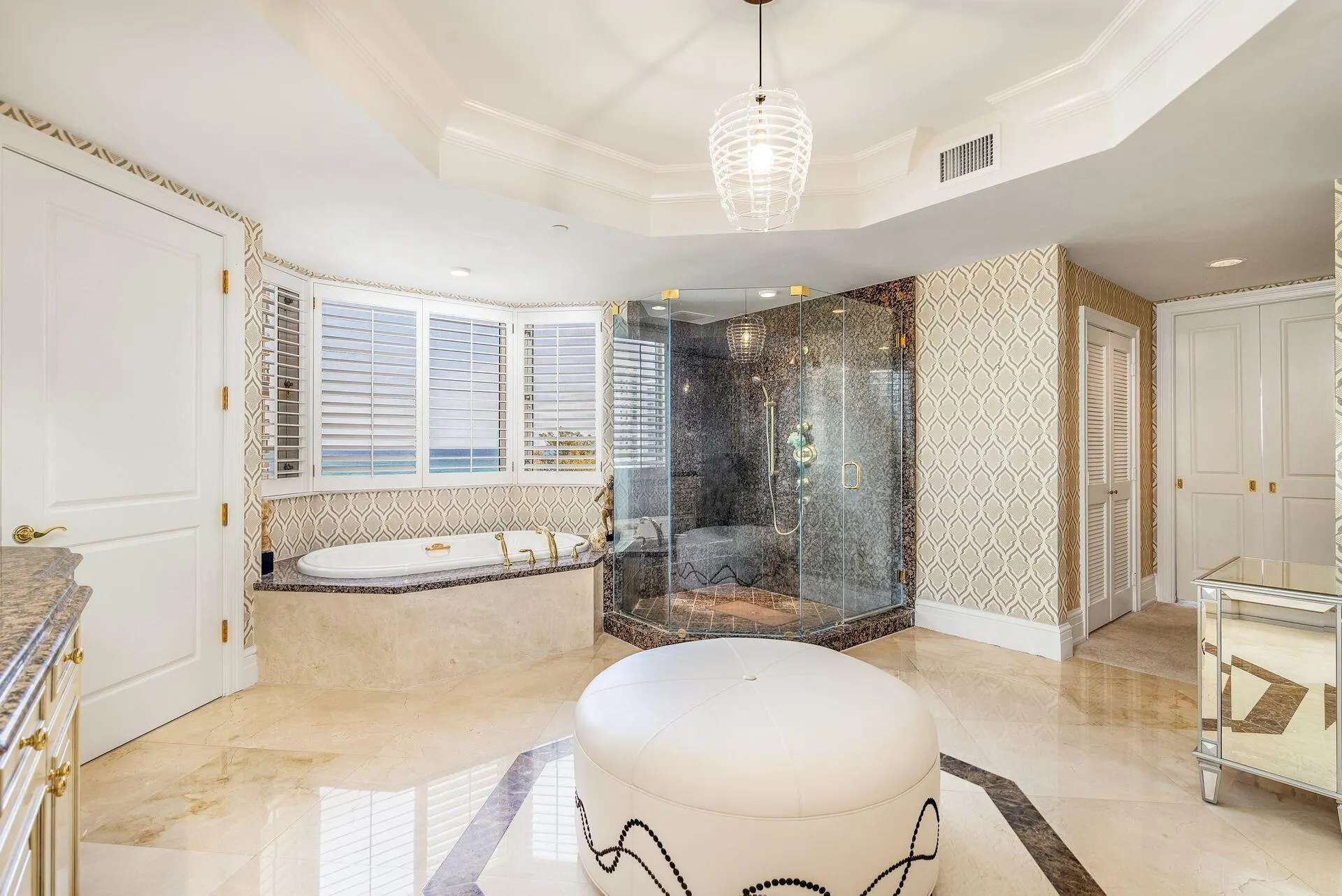 3920 N Ocean Drive, #7a