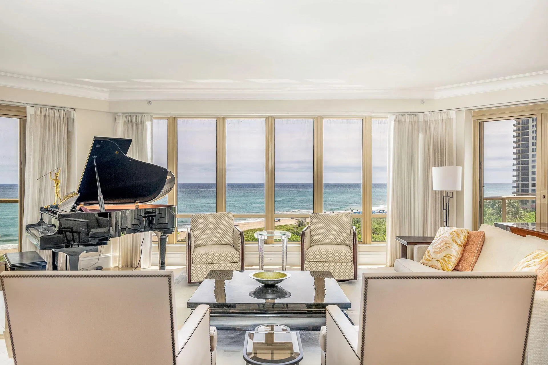 3920 N Ocean Drive, #7a