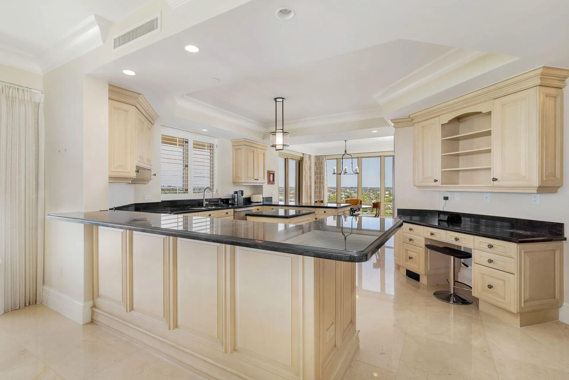 3920 N Ocean Drive, #7a