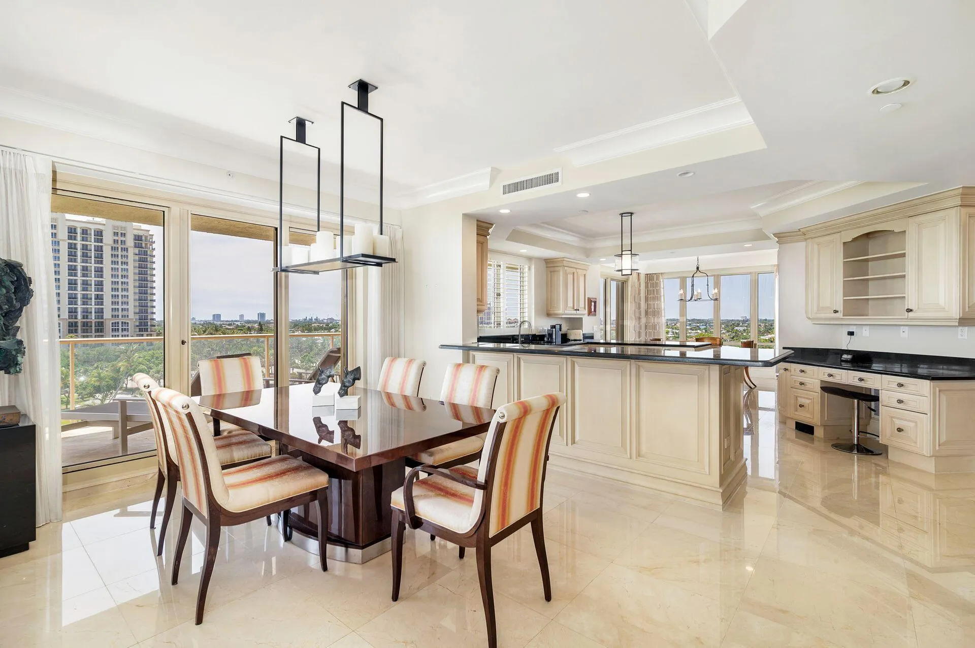 3920 N Ocean Drive, #7a