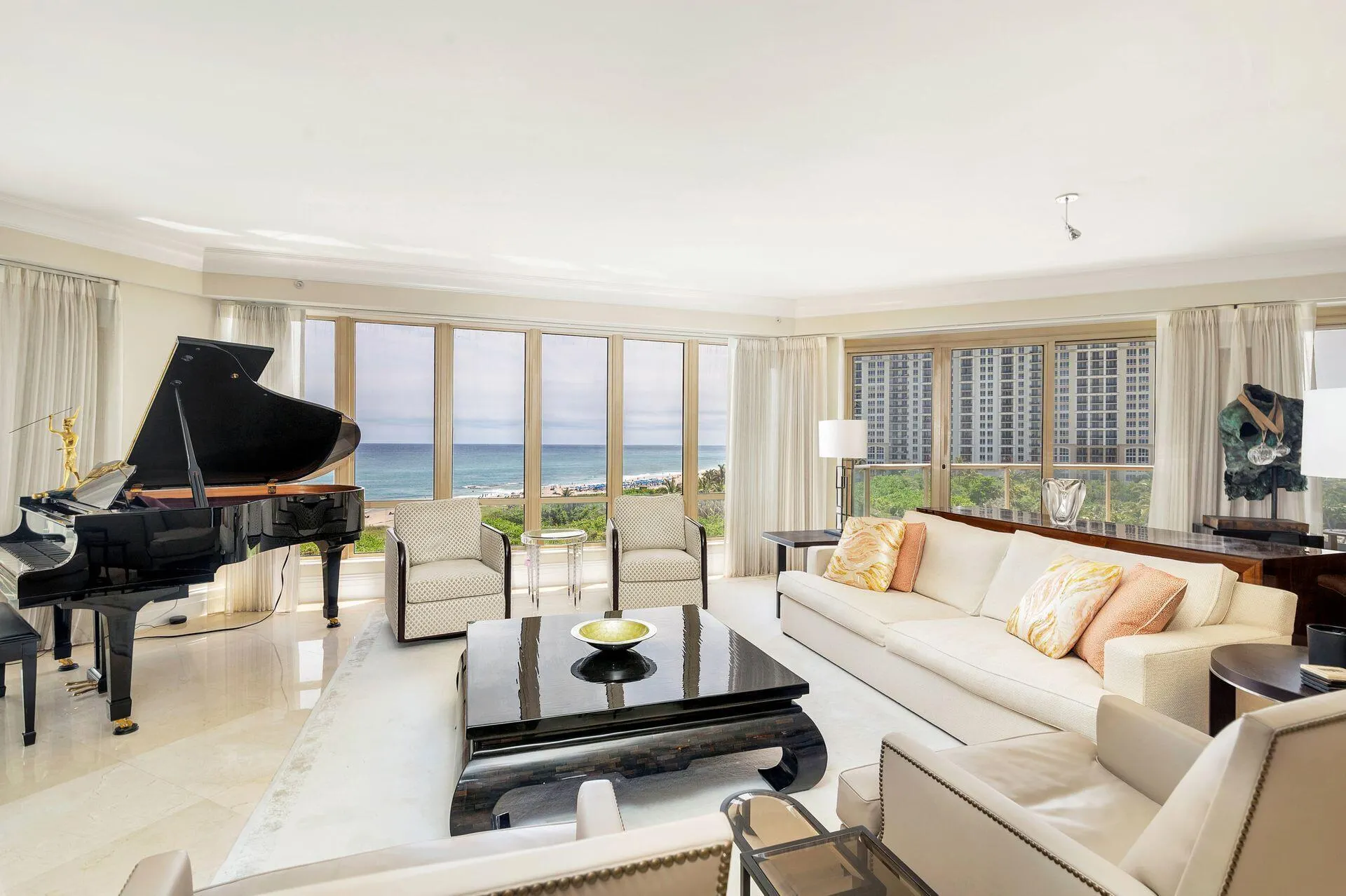 3920 N Ocean Drive, #7a