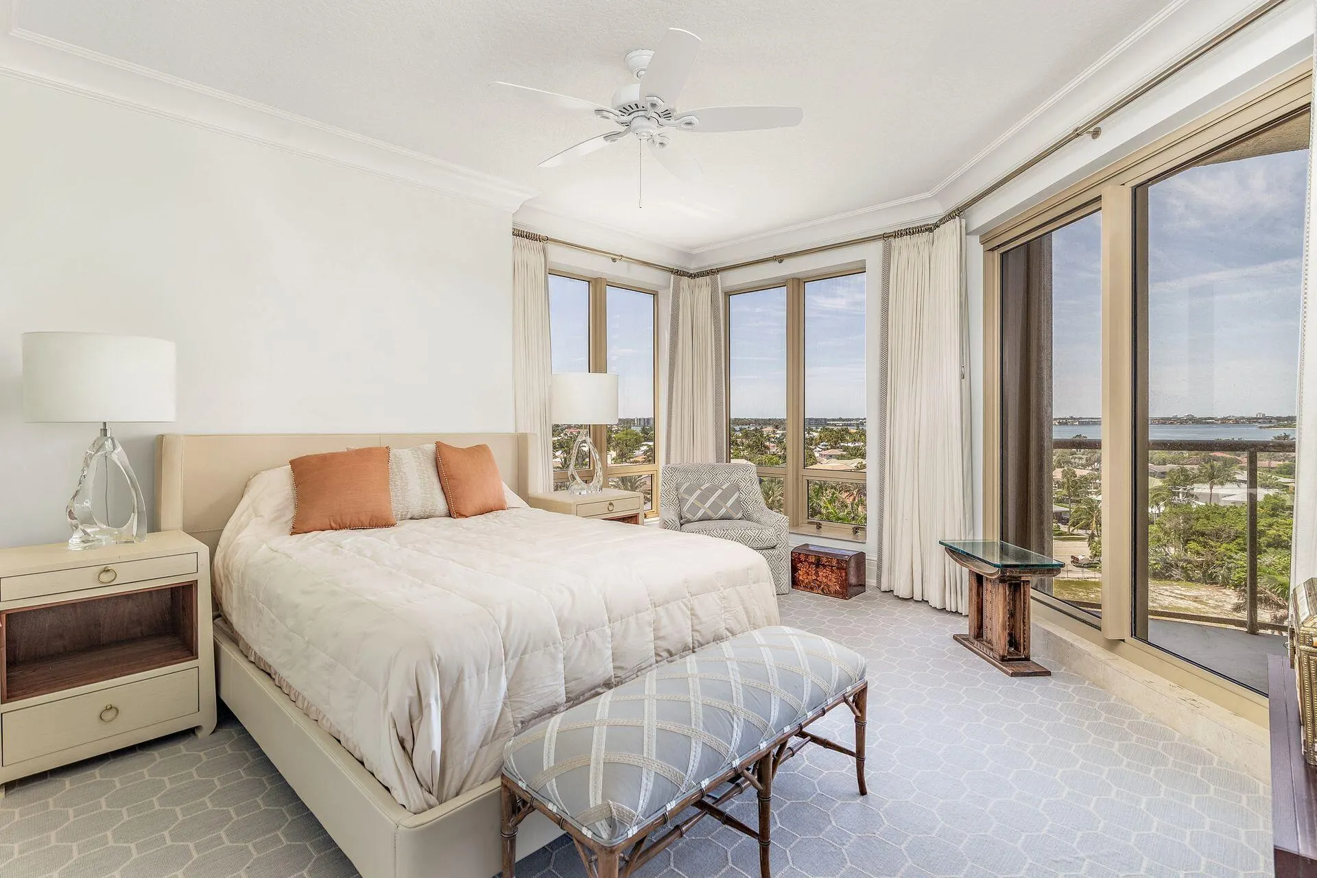 3920 N Ocean Drive, #7a