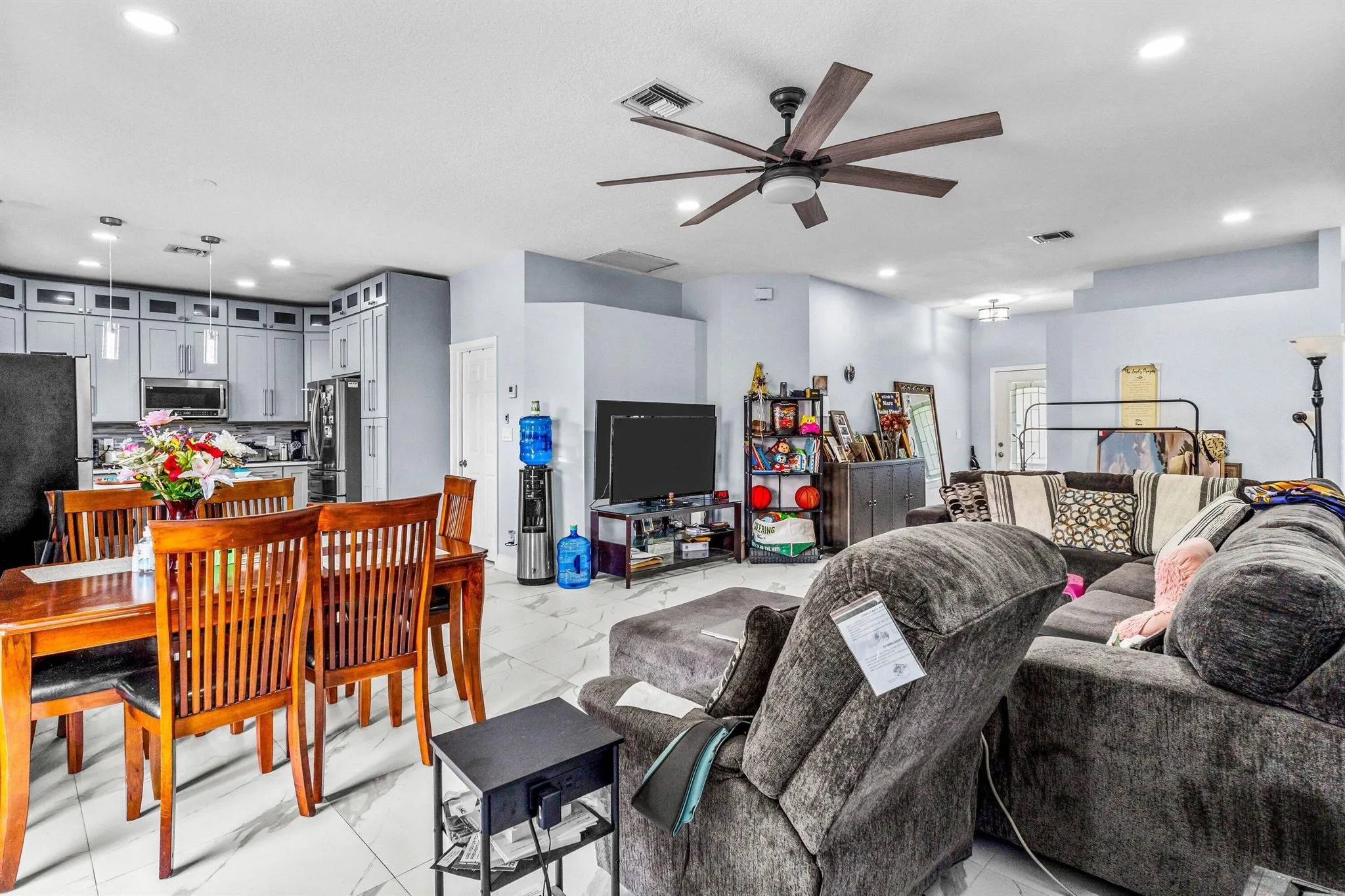 1087 Salmon Isle