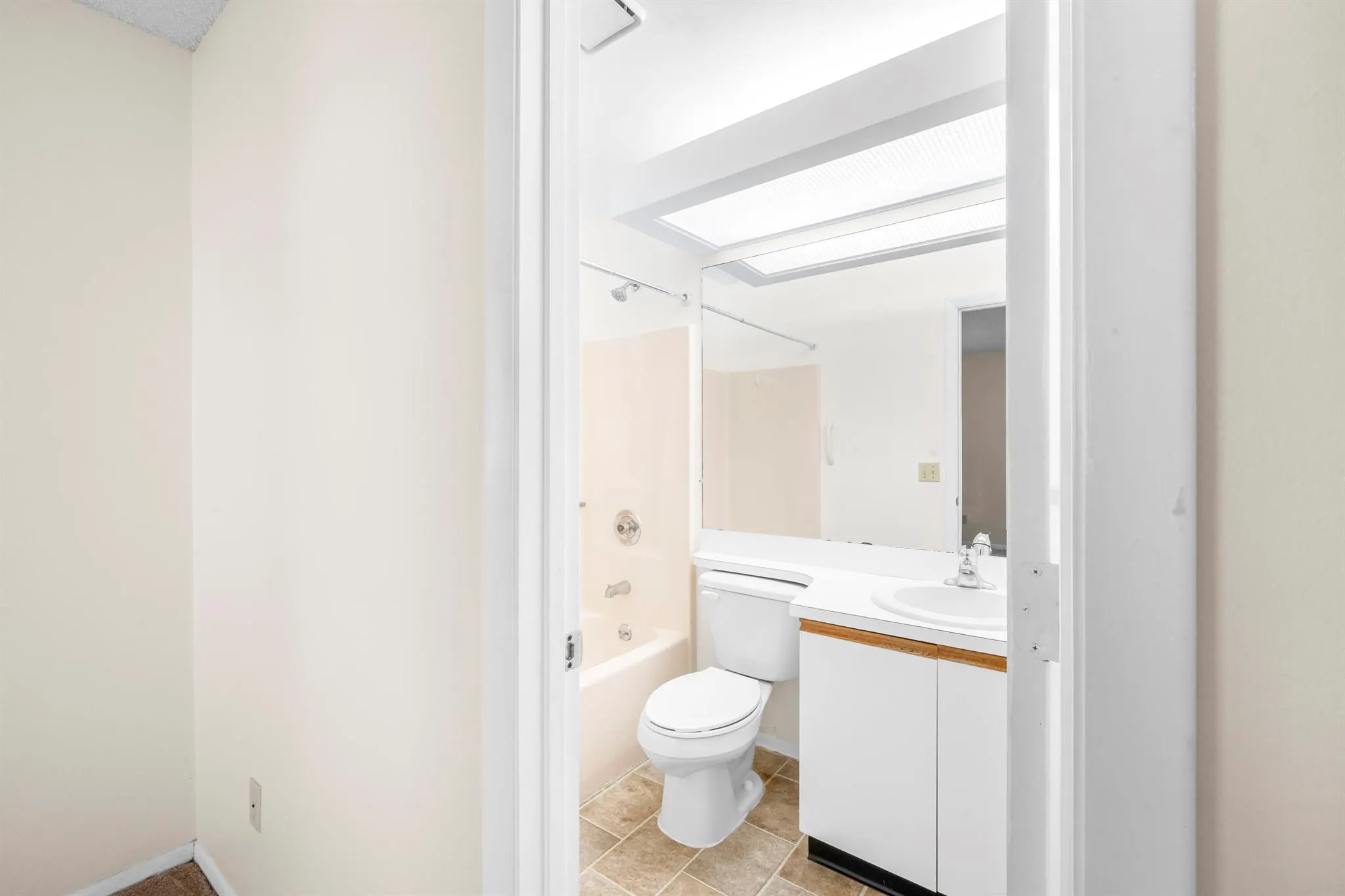 13 Lake Vista Trail, #105