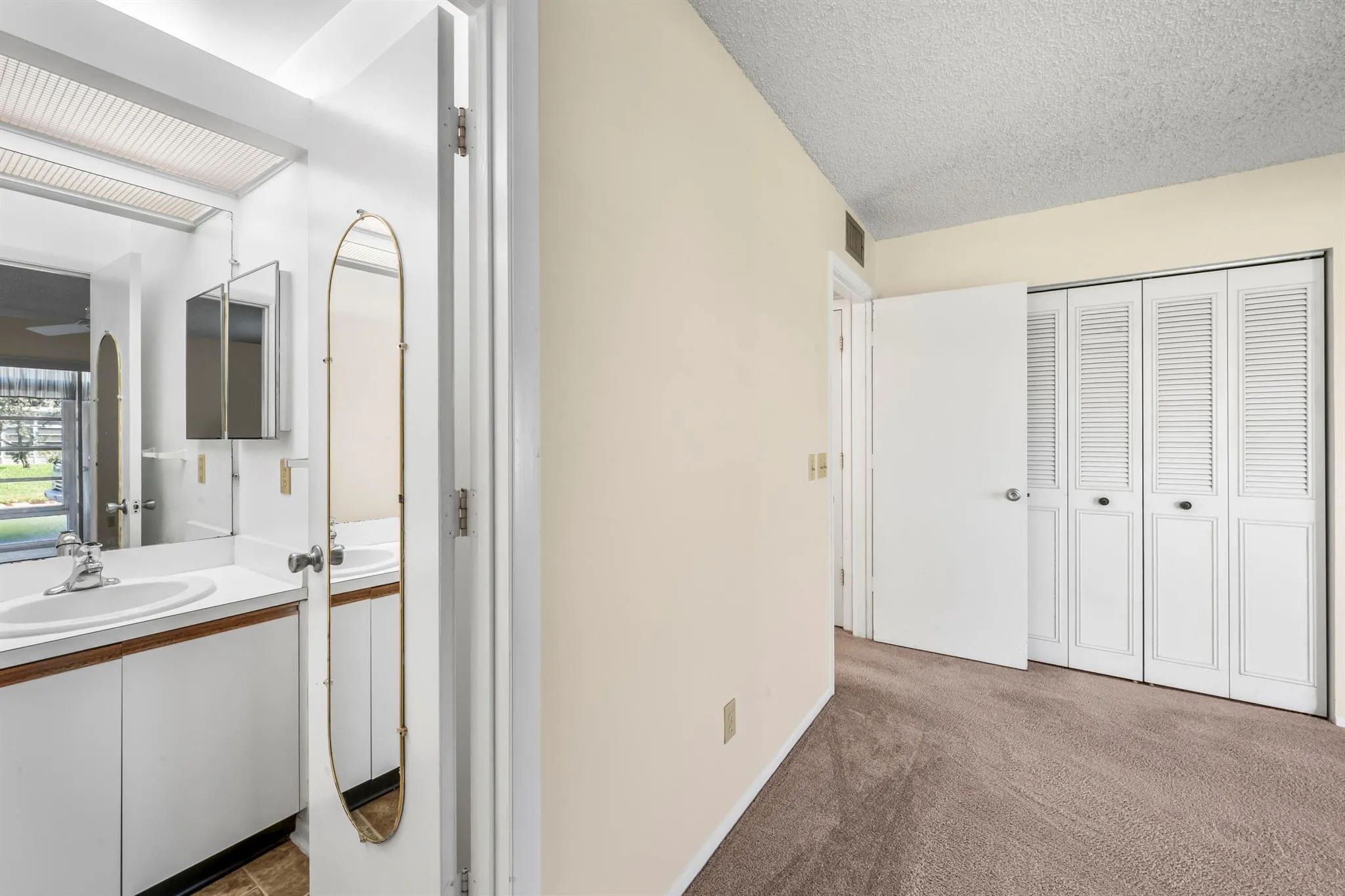 13 Lake Vista Trail, #105