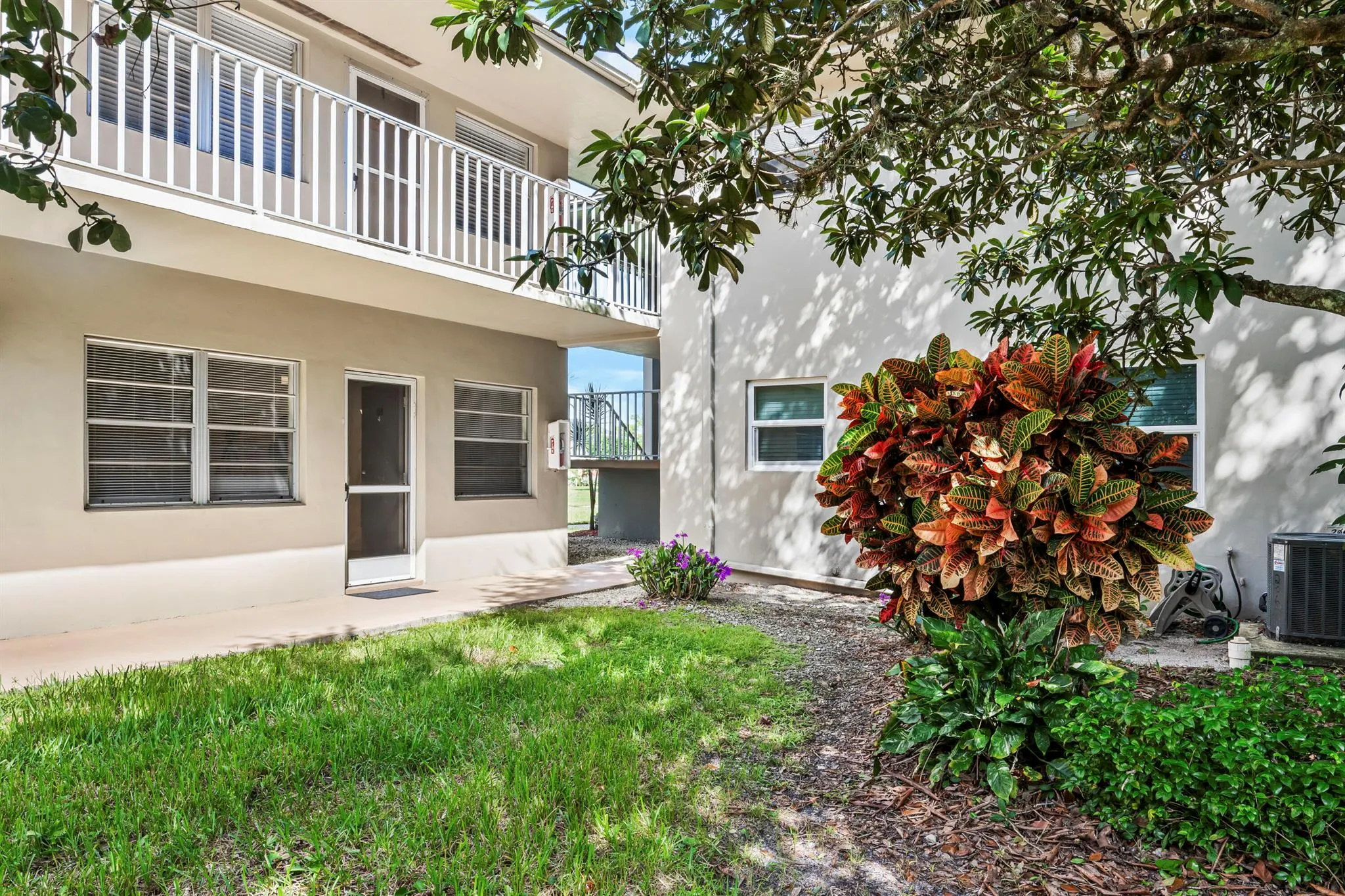 13 Lake Vista Trail, #105