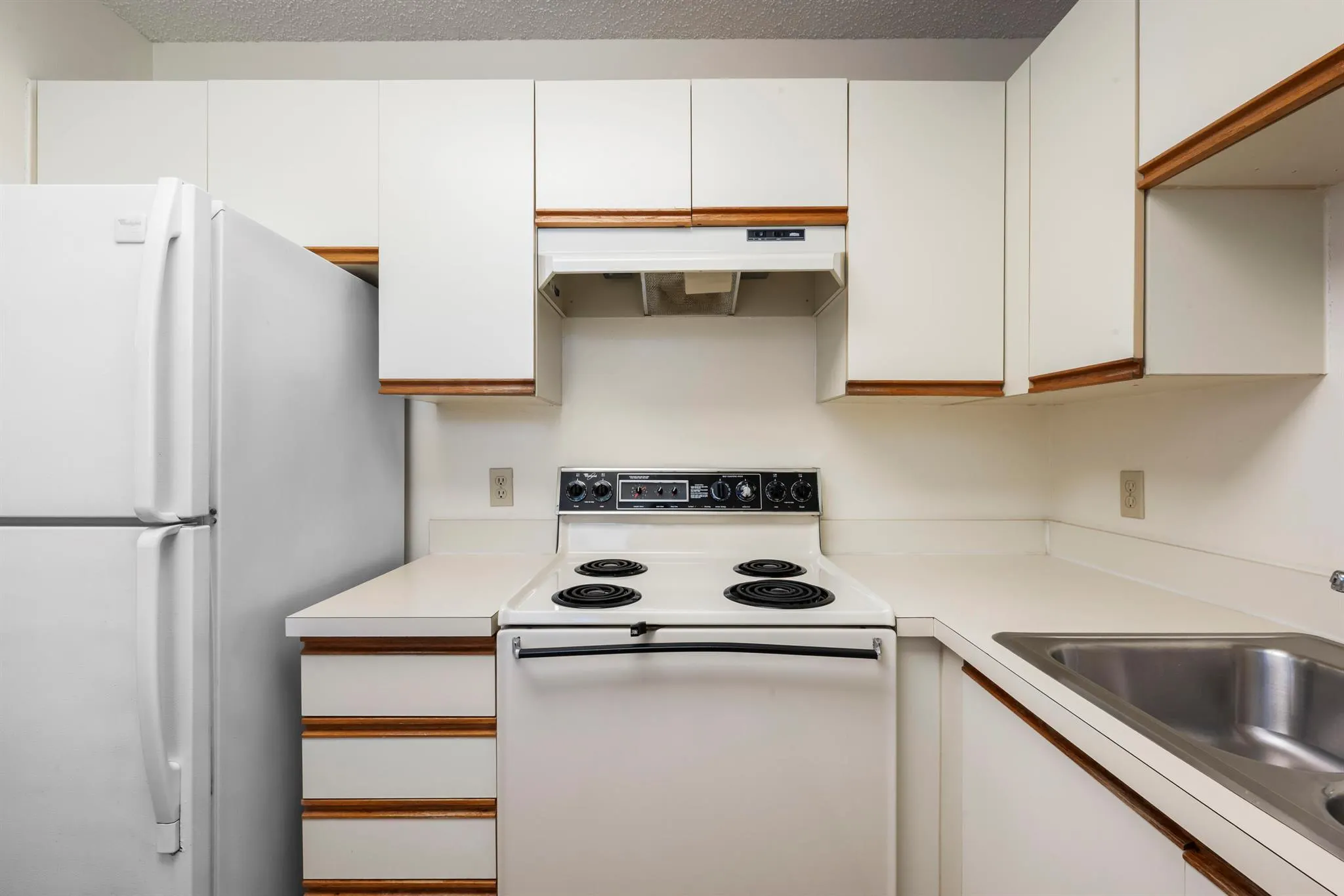 13 Lake Vista Trail, #105