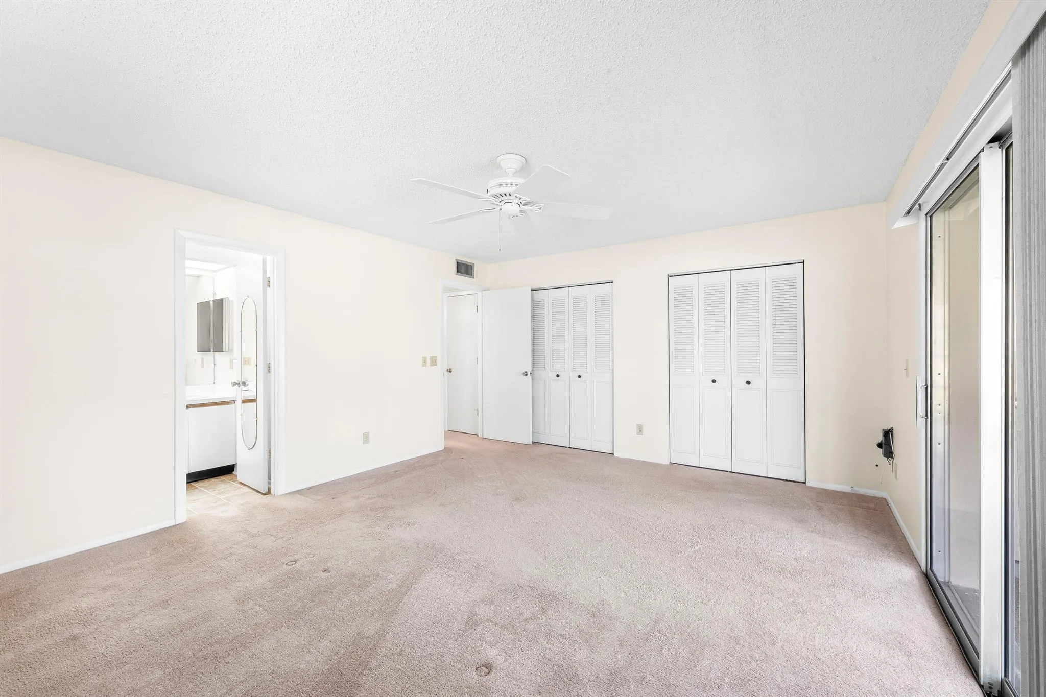 13 Lake Vista Trail, #105