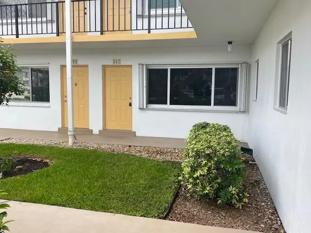 3360 Lake Osborne Drive, #107