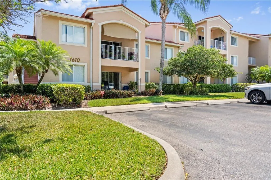1610 N 42nd Circle, #207