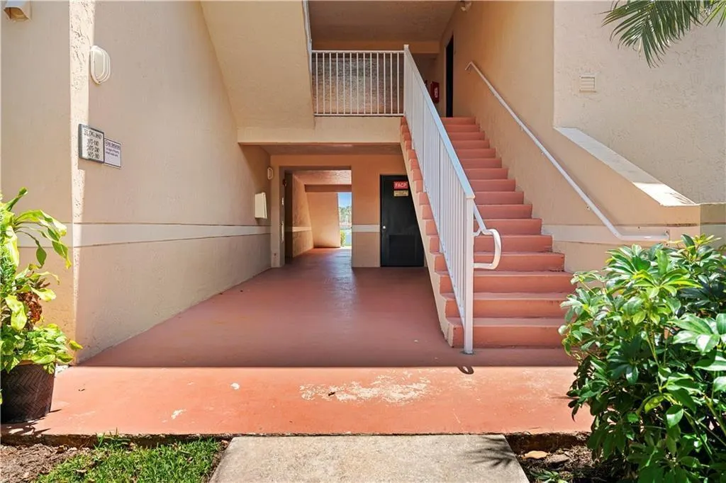 1610 N 42nd Circle, #207