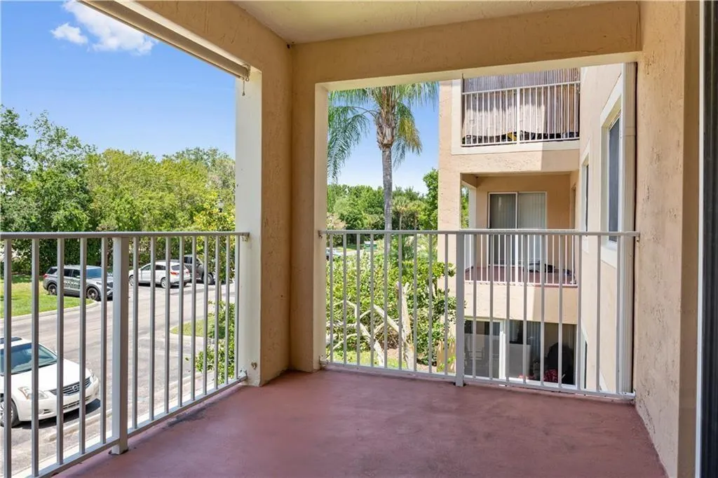 1610 N 42nd Circle, #207