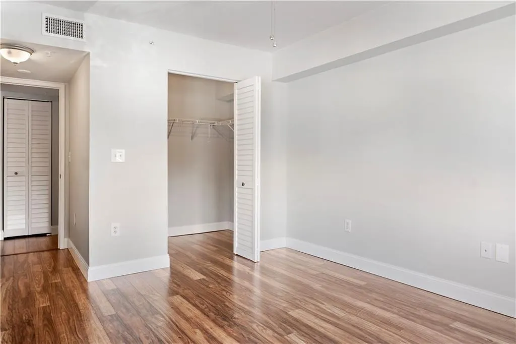 1610 N 42nd Circle, #207