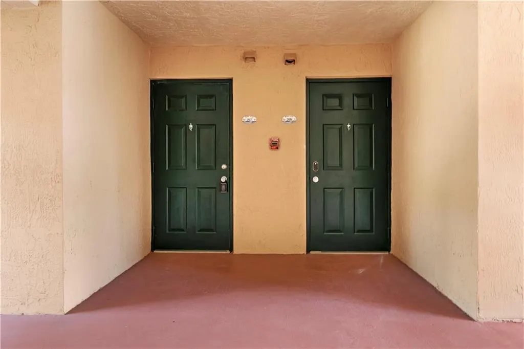 1610 N 42nd Circle, #207