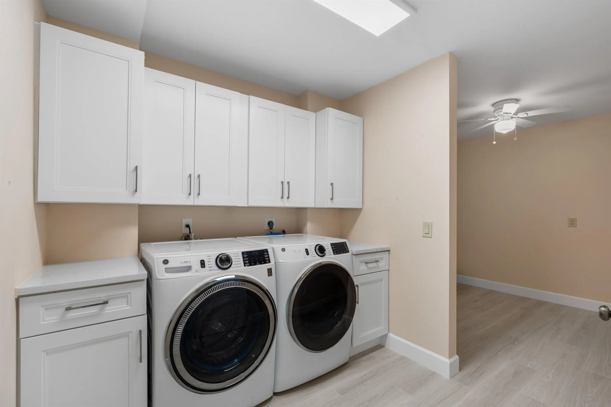 6025 Balboa Circle, #406