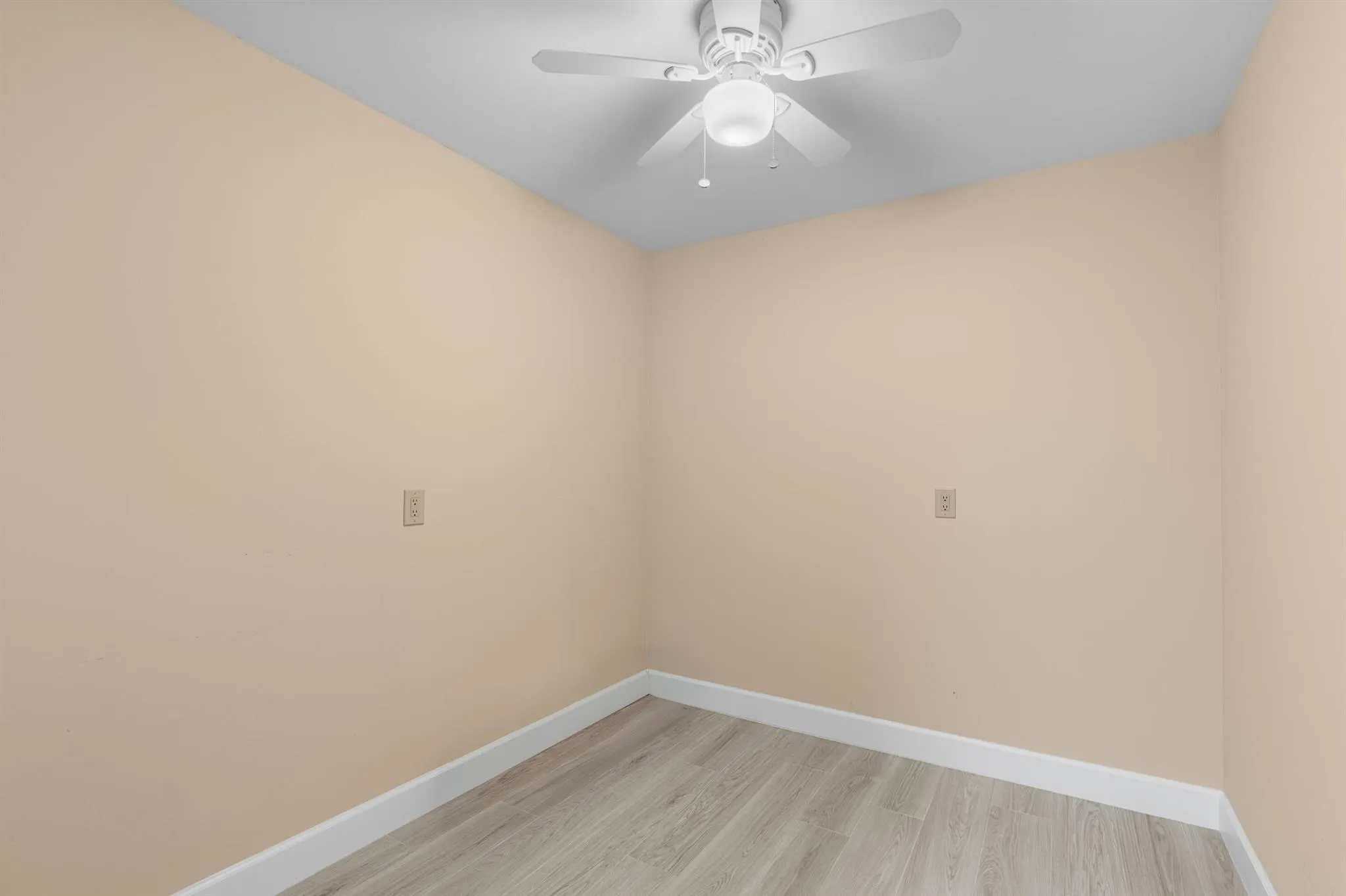 6025 Balboa Circle, #406