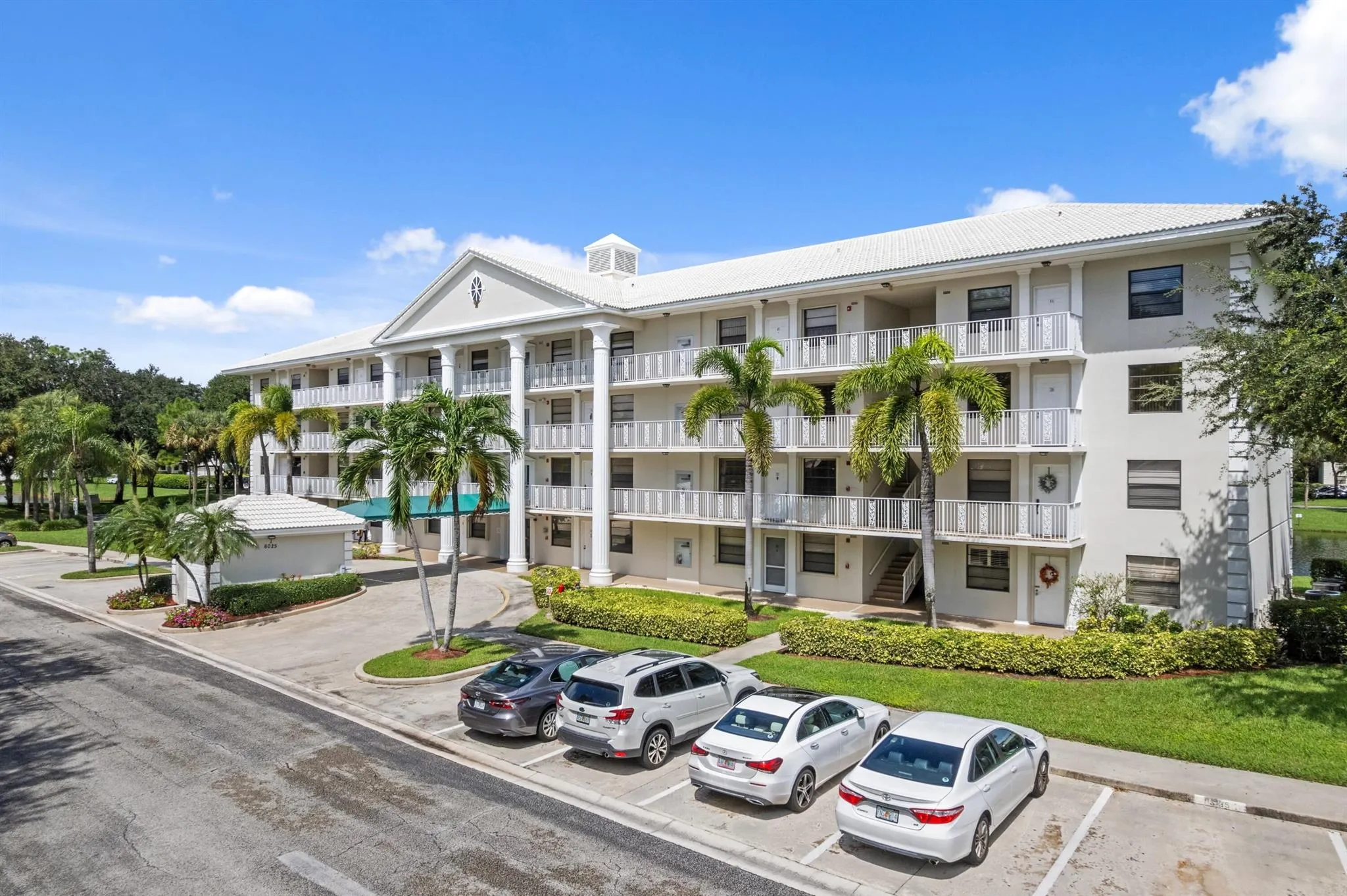 6025 Balboa Circle, #406