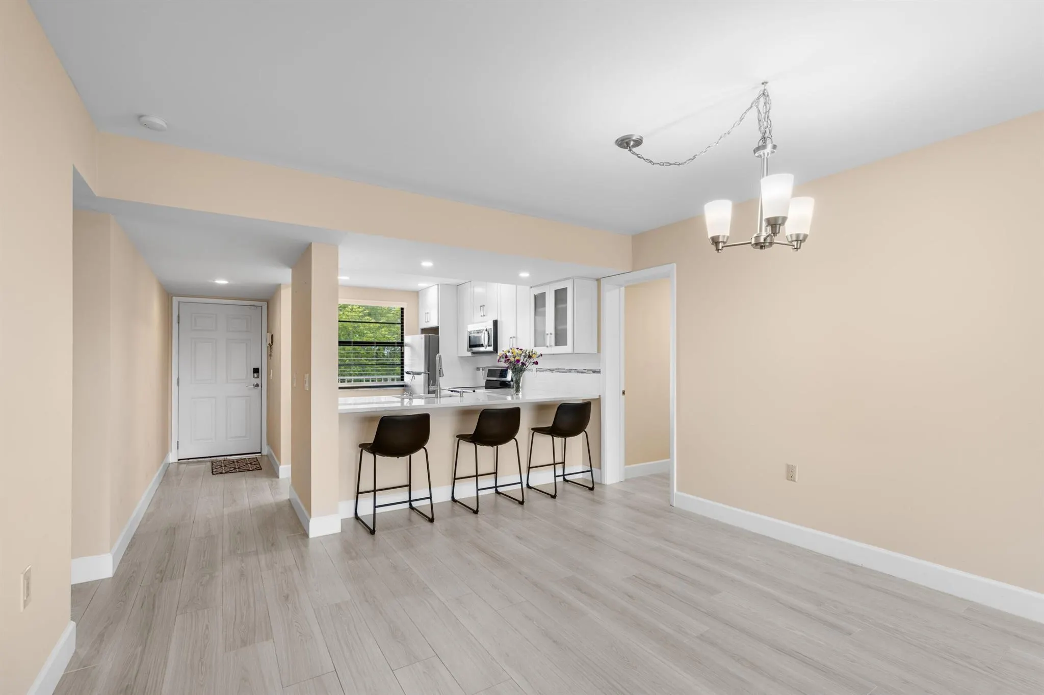 6025 Balboa Circle, #406