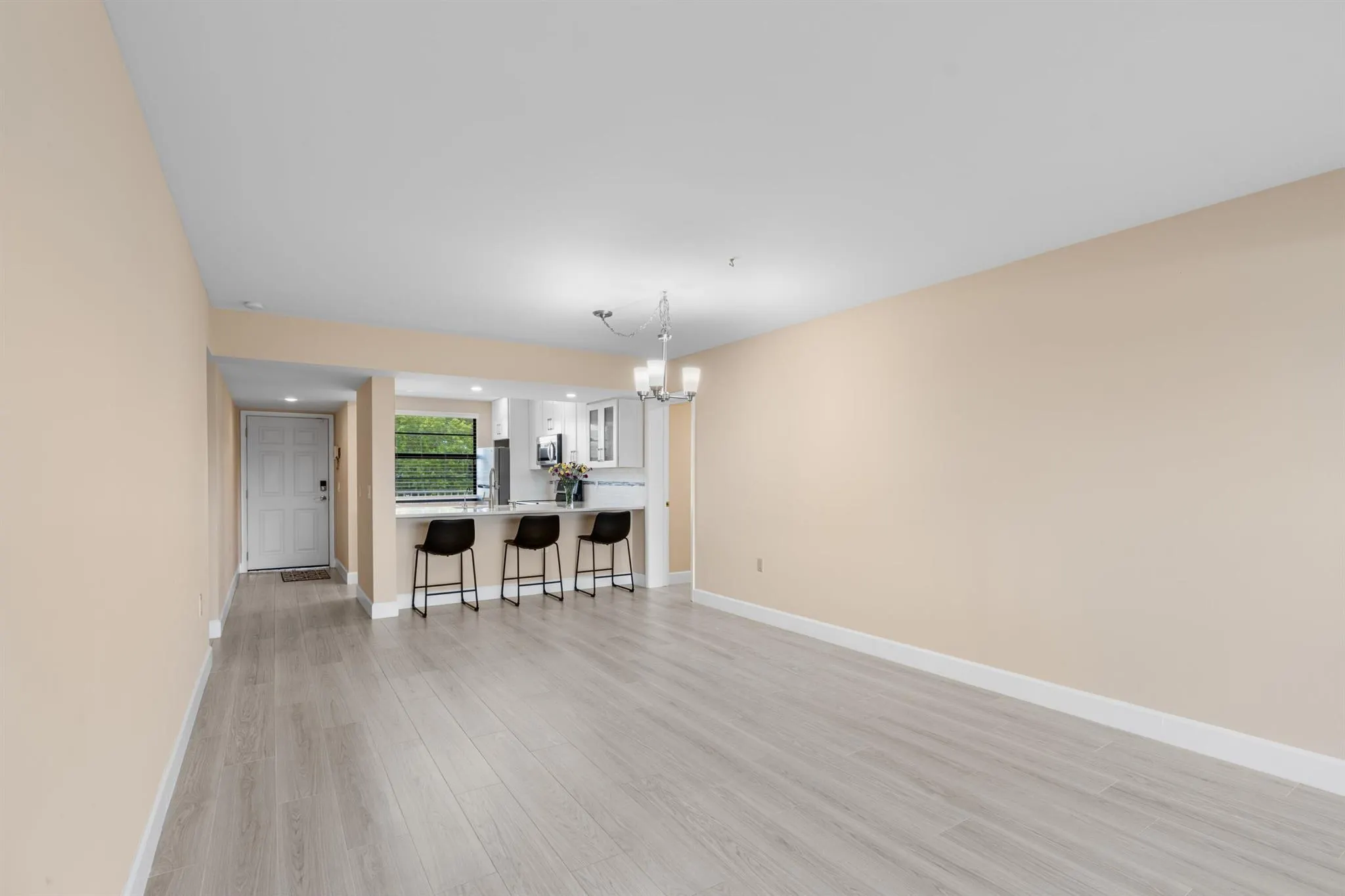 6025 Balboa Circle, #406