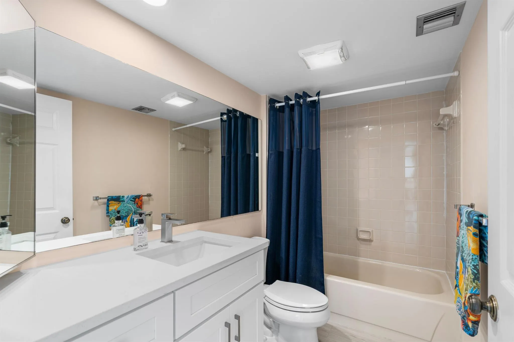 6025 Balboa Circle, #406