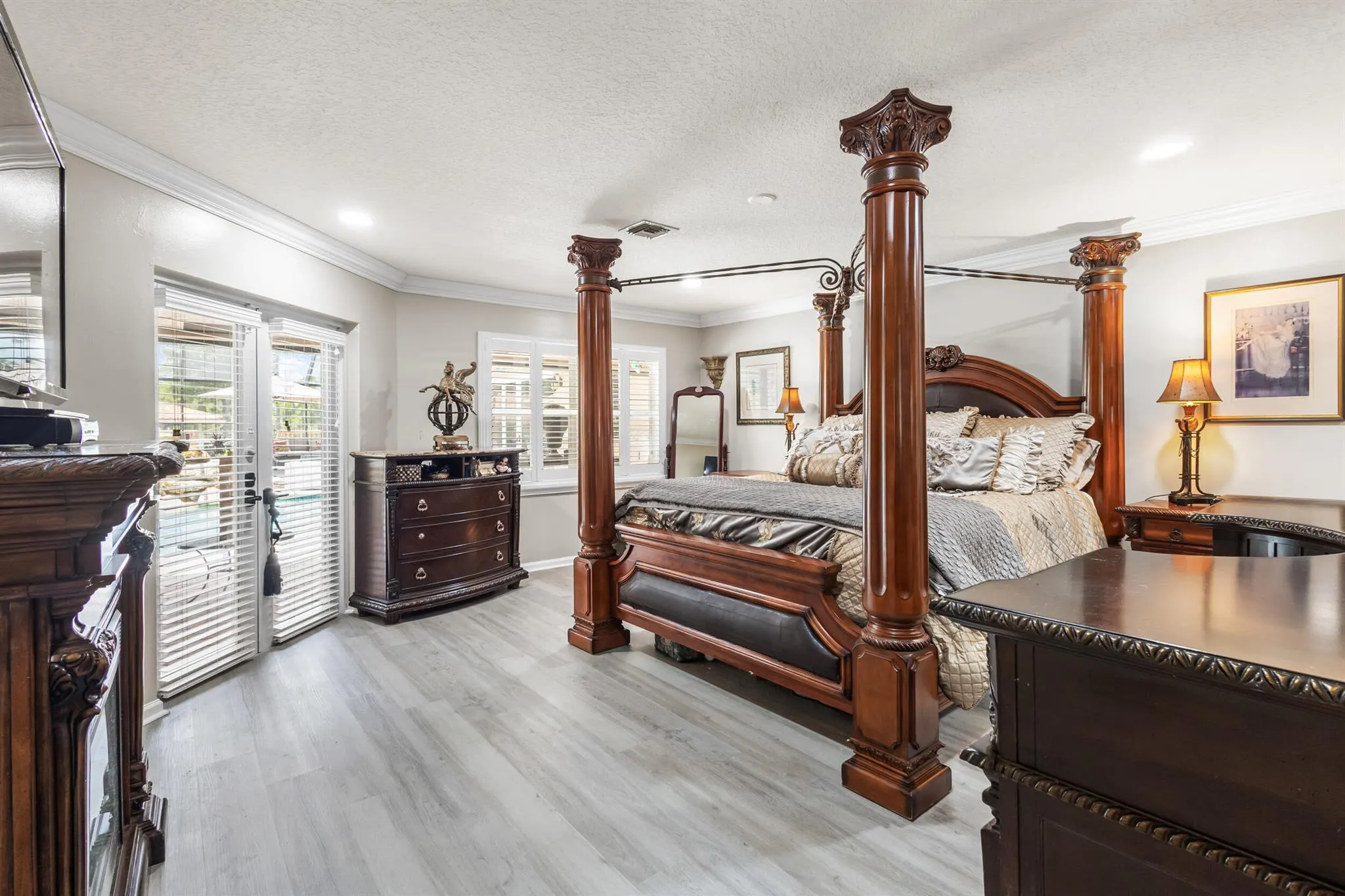 2559 Palm Deer Drive