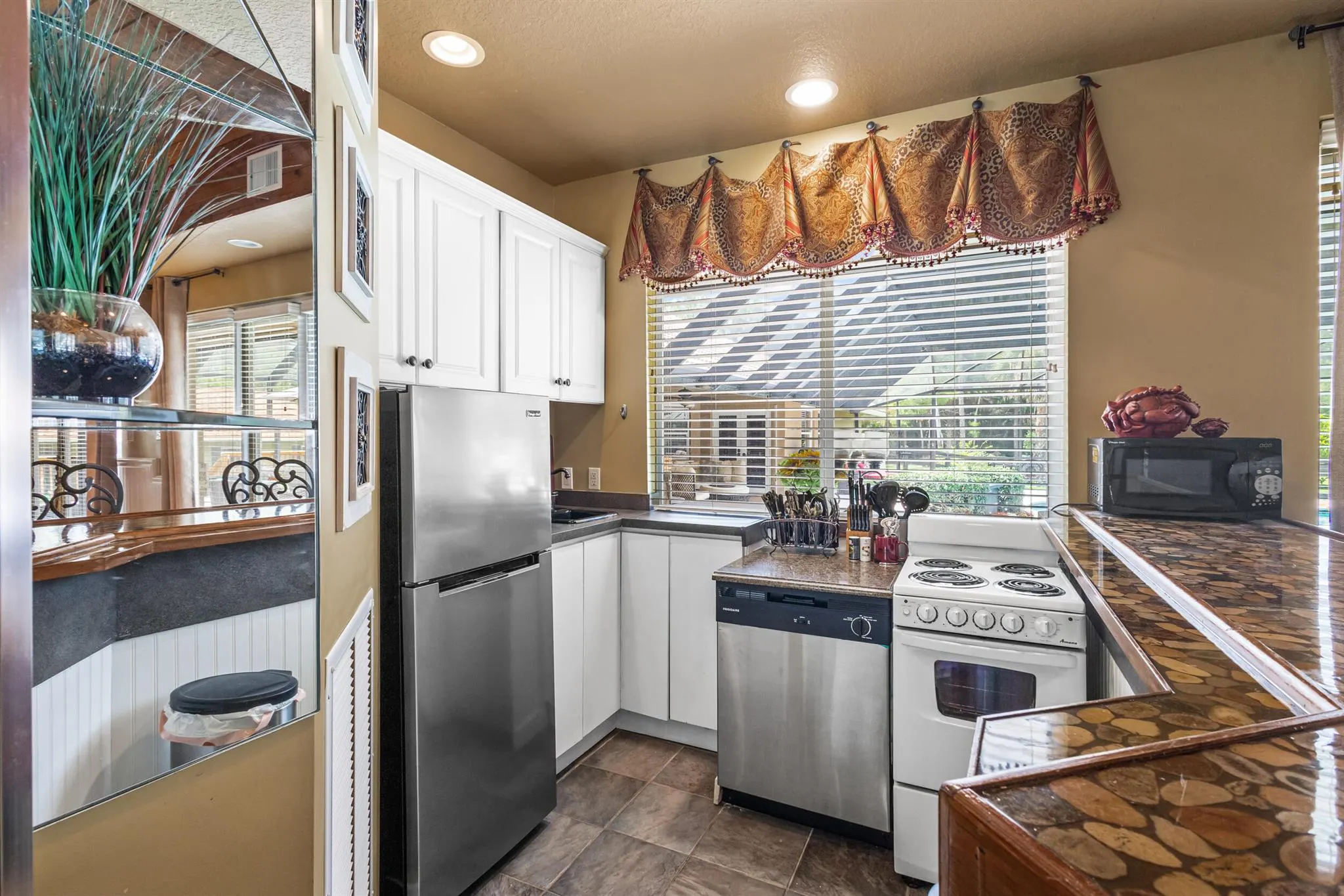 2559 Palm Deer Drive