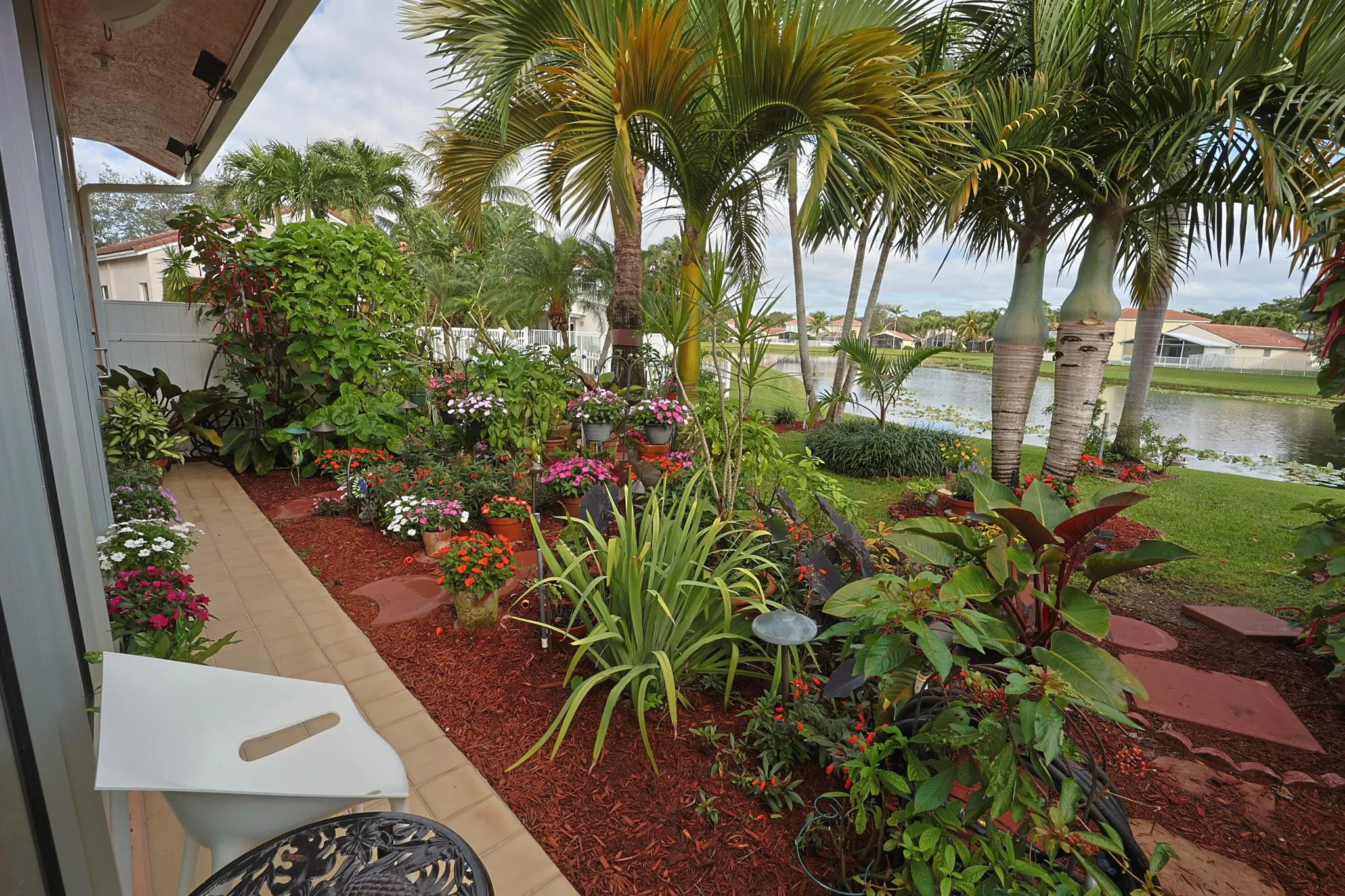 5689 Green Island Boulevard