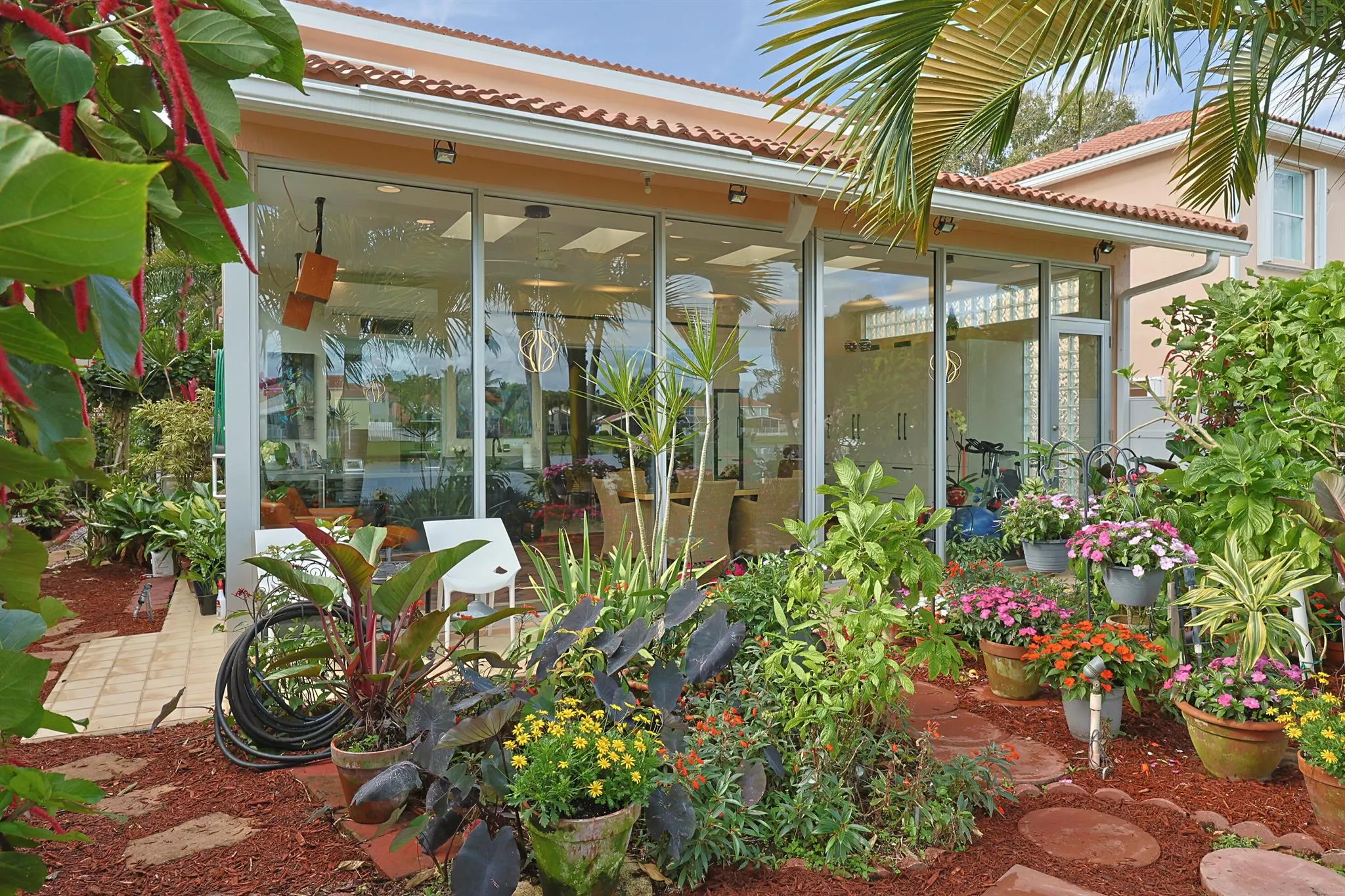 5689 Green Island Boulevard
