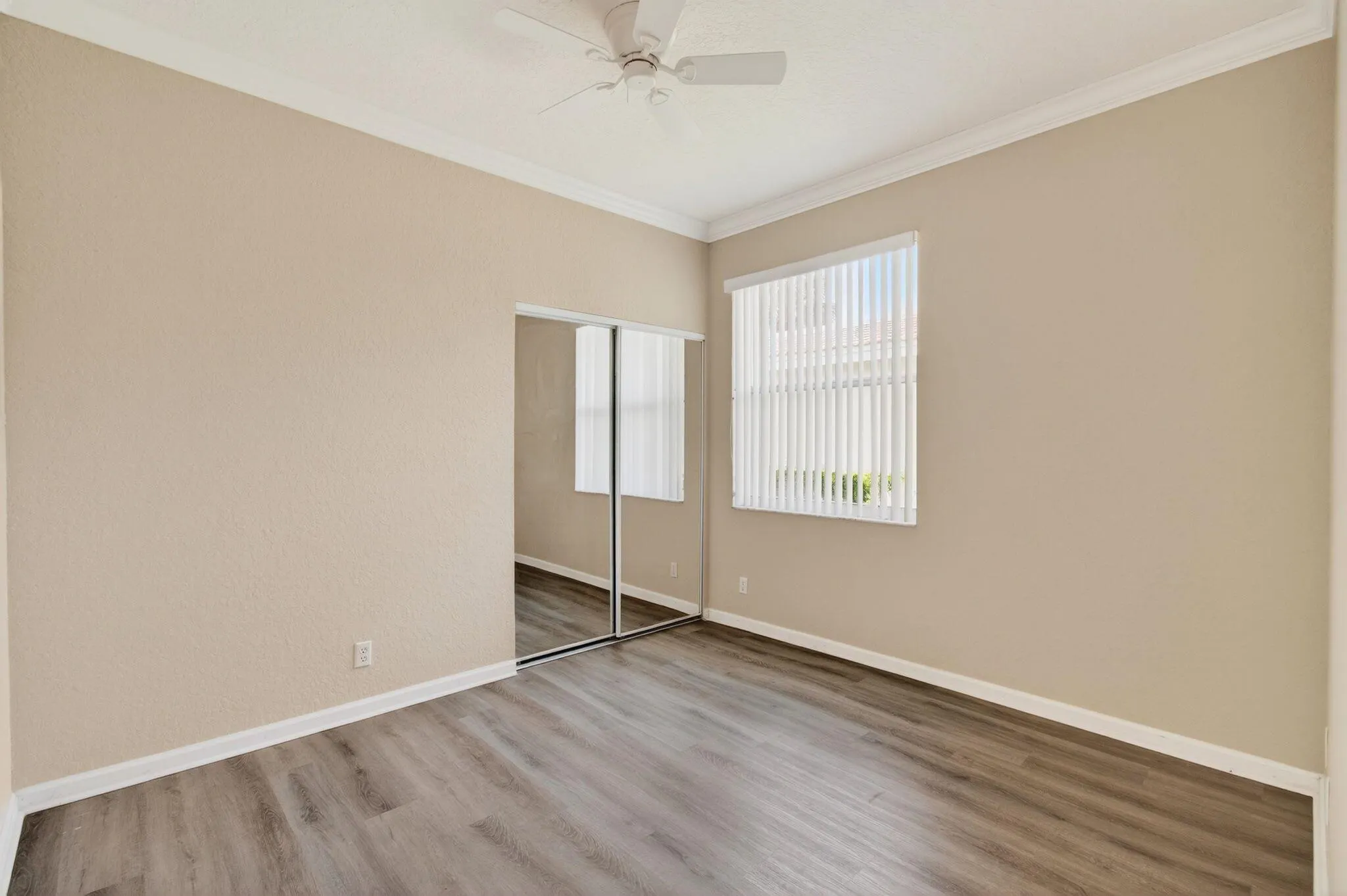 5731 Emerald Cay Terrace